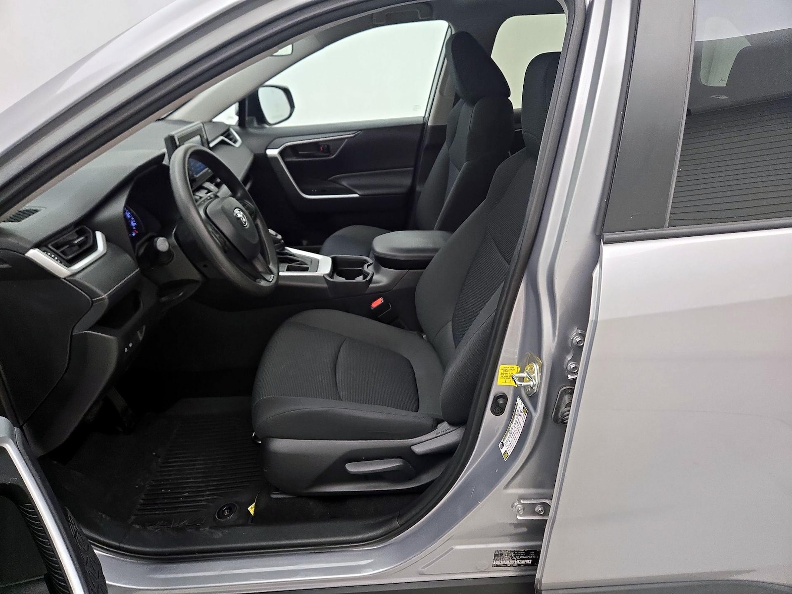 2021 Toyota RAV4 LE - Photo 12