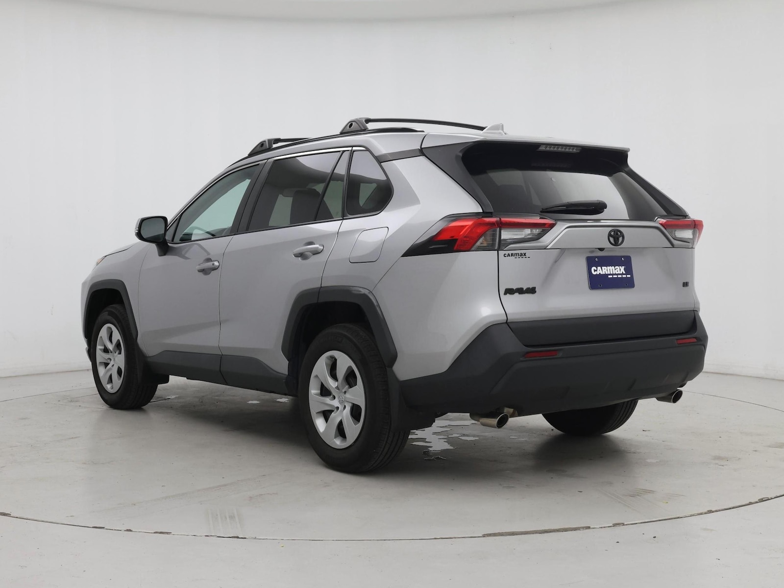 2021 Toyota RAV4 LE - Photo 3