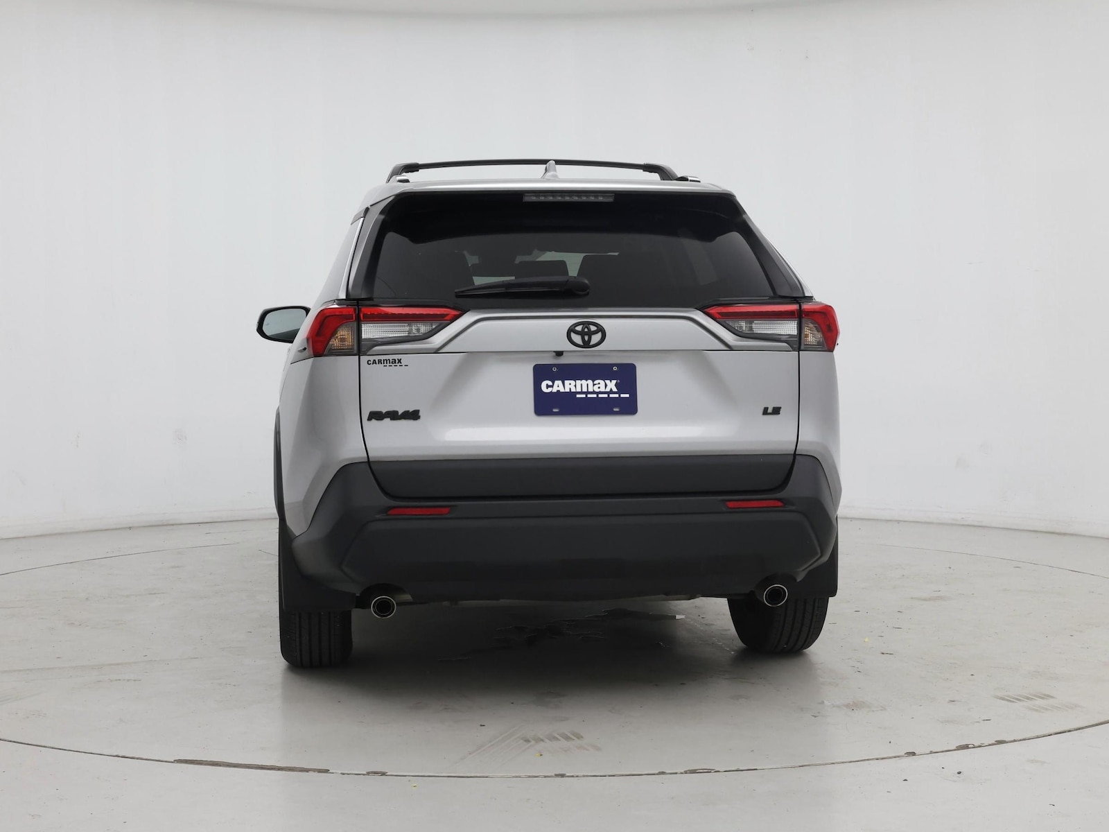 2021 Toyota RAV4 LE - Photo 7