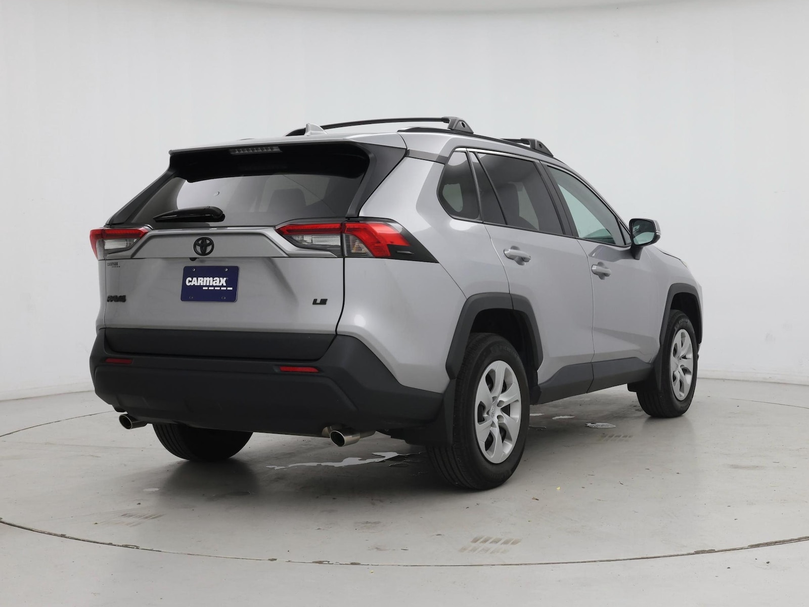 2021 Toyota RAV4 LE - Photo 9