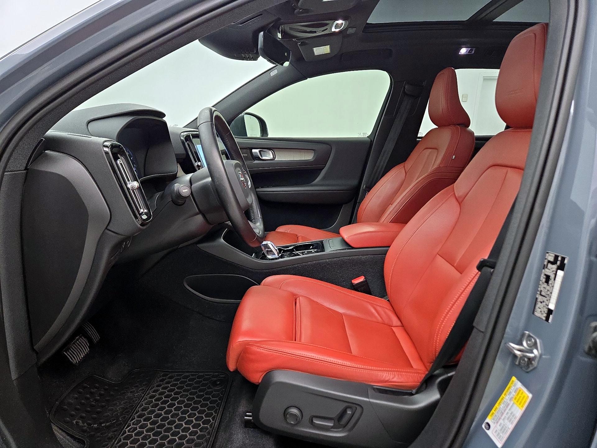 Thumbnail: 2020 Volvo XC40 - 11