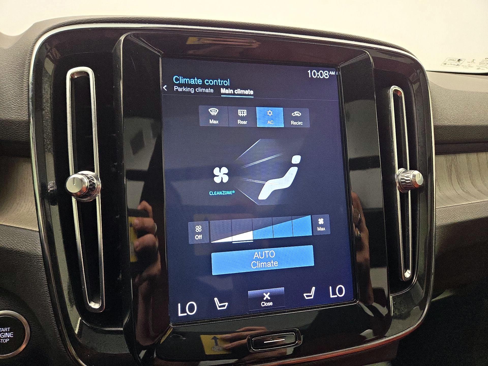 Thumbnail: 2020 Volvo XC40 - 17