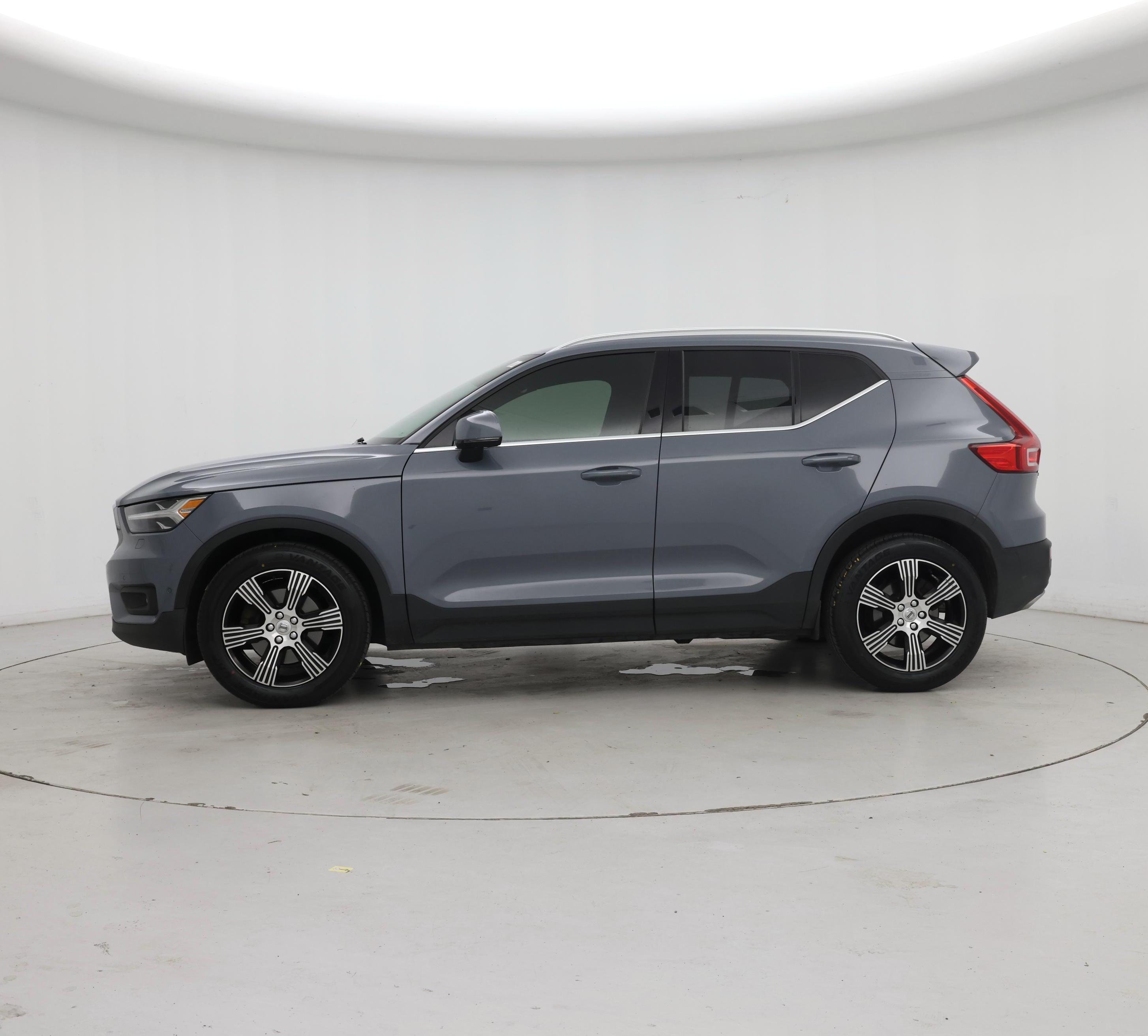 Thumbnail: 2020 Volvo XC40 - 3