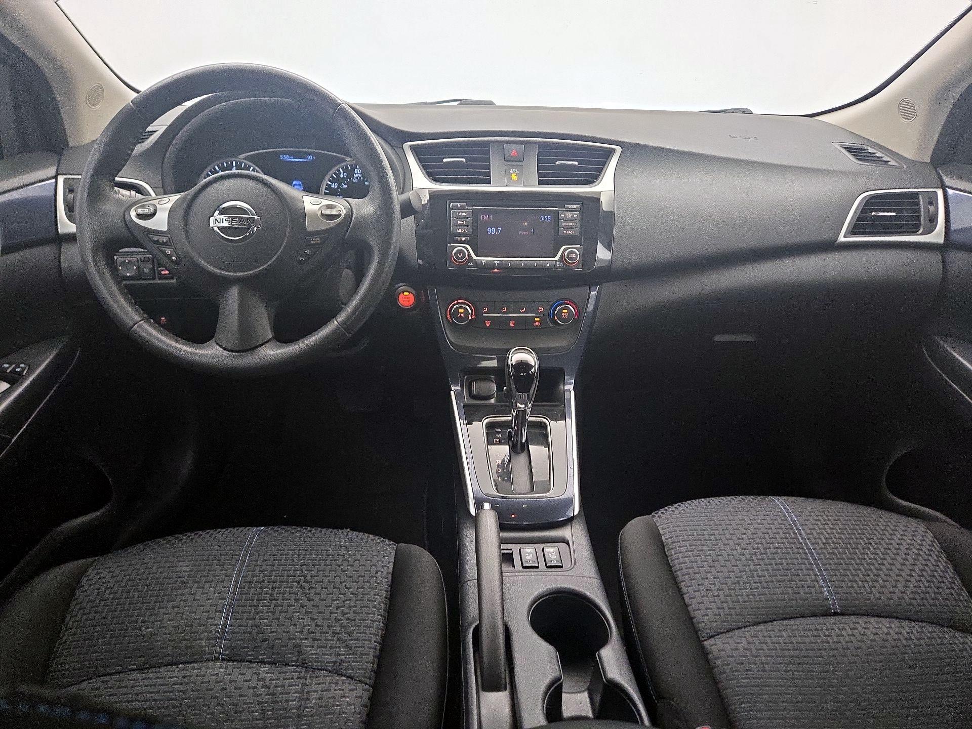 Thumbnail: 2017 Nissan Sentra - 9