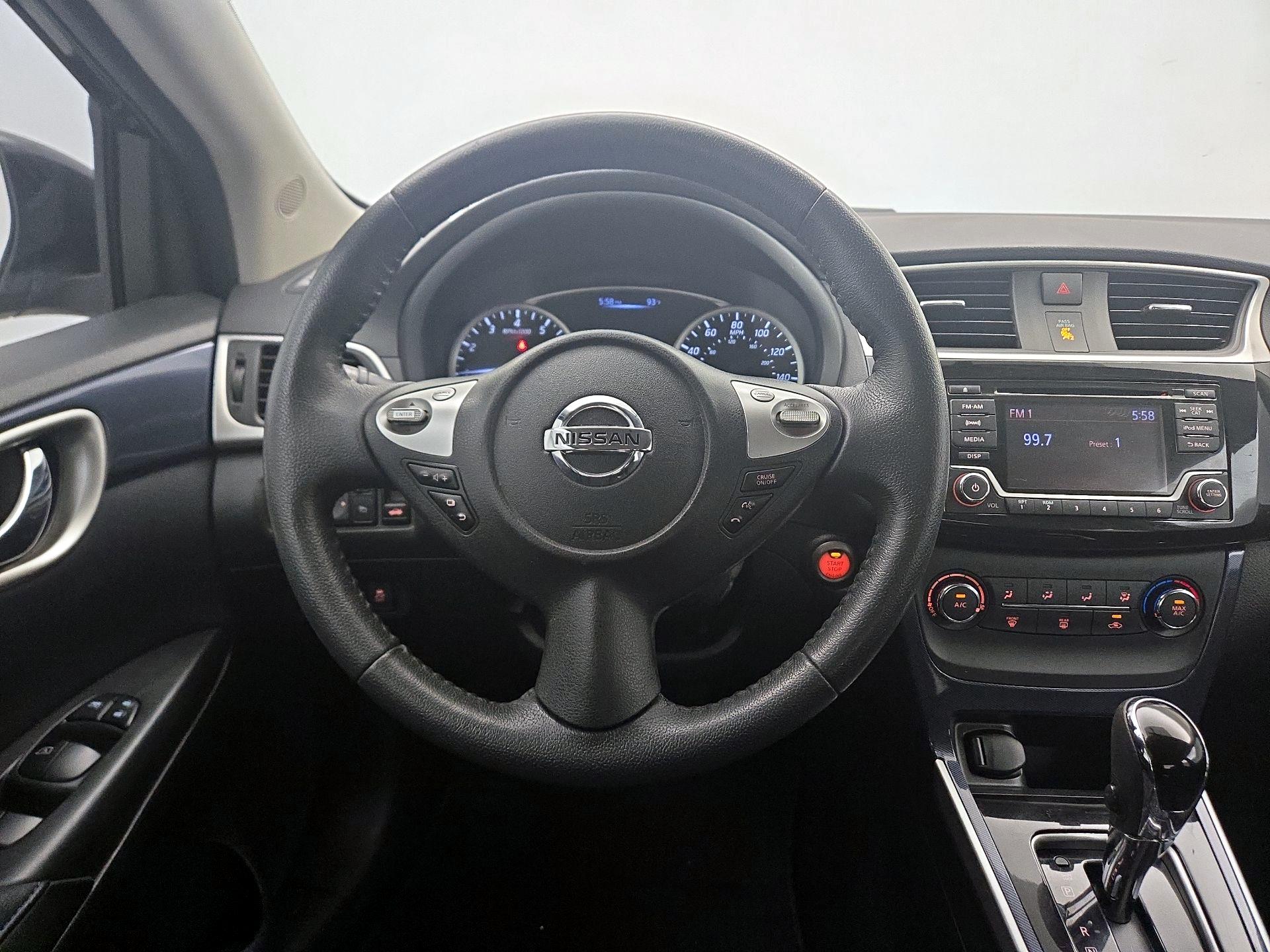Thumbnail: 2017 Nissan Sentra - 10
