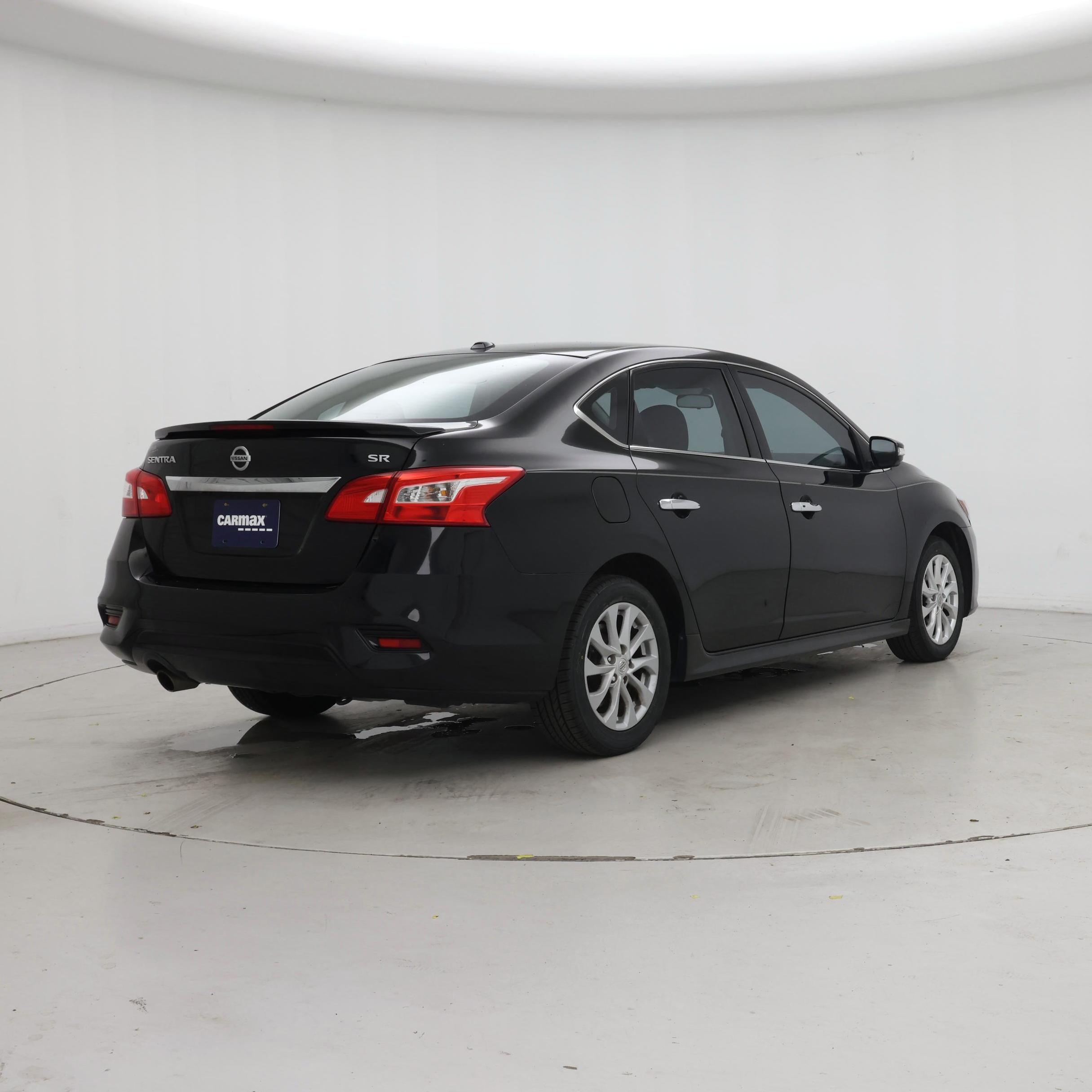 Thumbnail: 2017 Nissan Sentra - 8