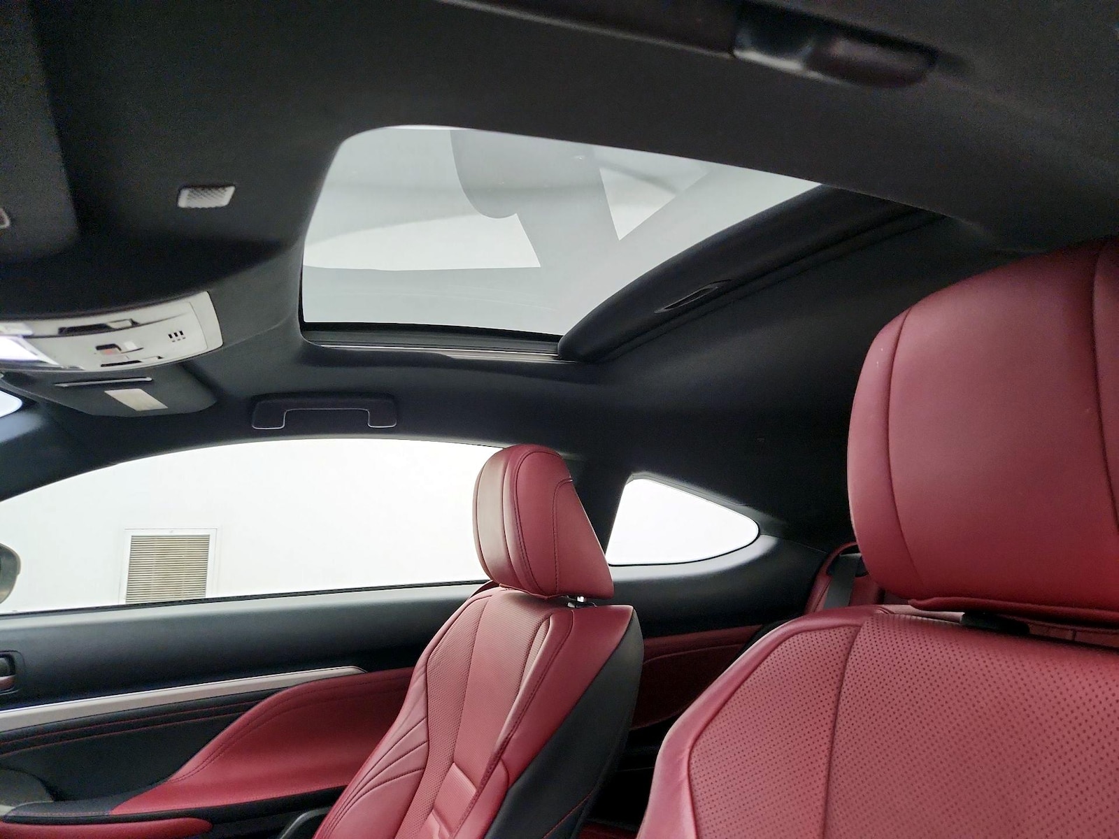 Sunroof(s) & Overhead Airbags