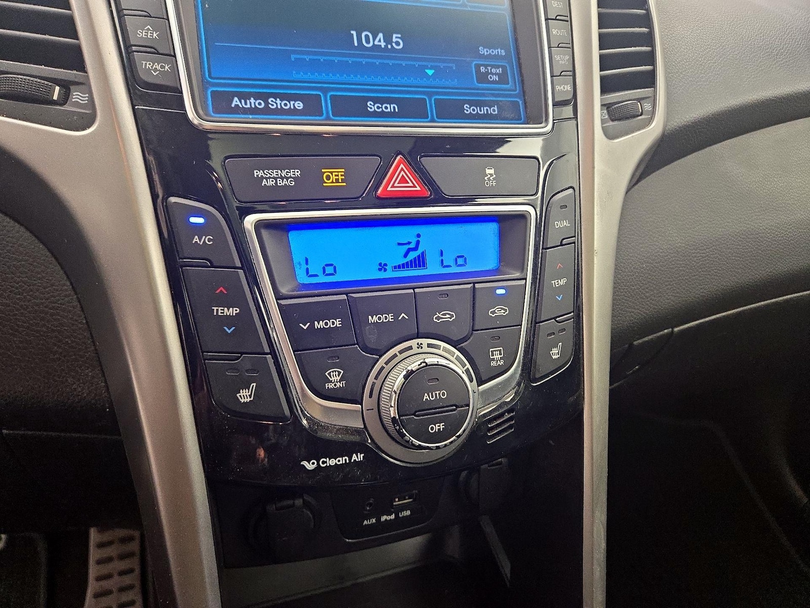 2014 Hyundai Elantra GT Base - Photo 17