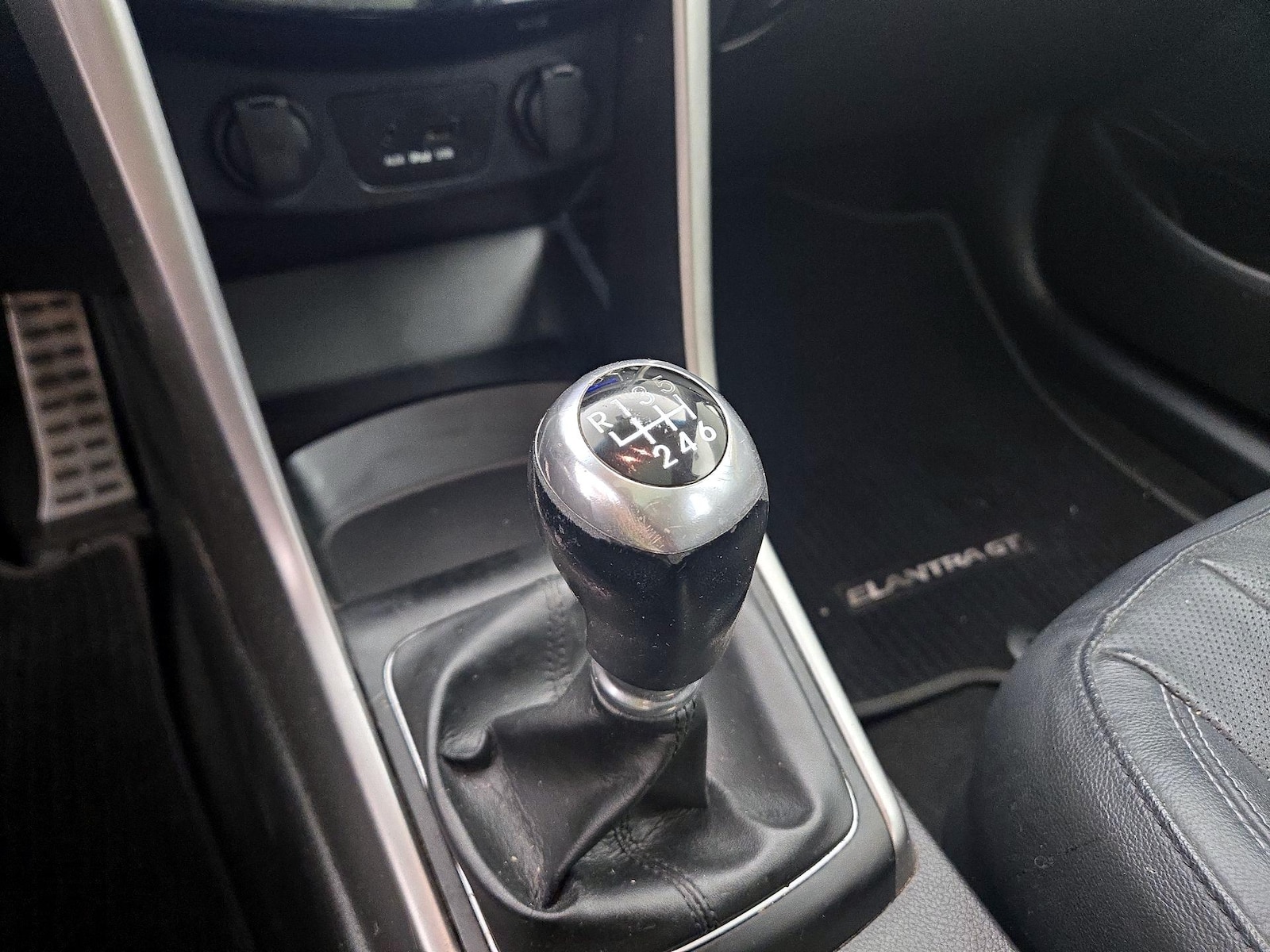 2014 Hyundai Elantra GT Base - Photo 18