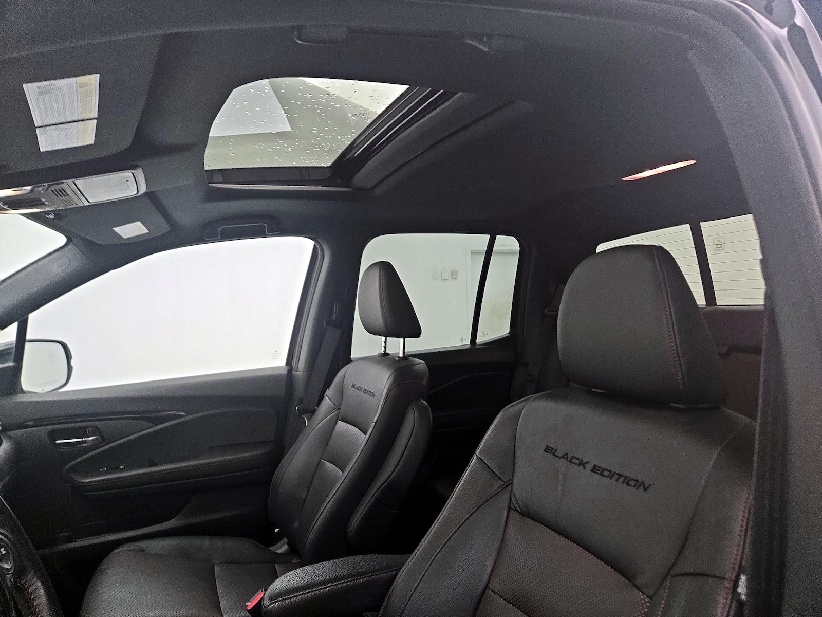 Sunroof(s) & Overhead Airbags