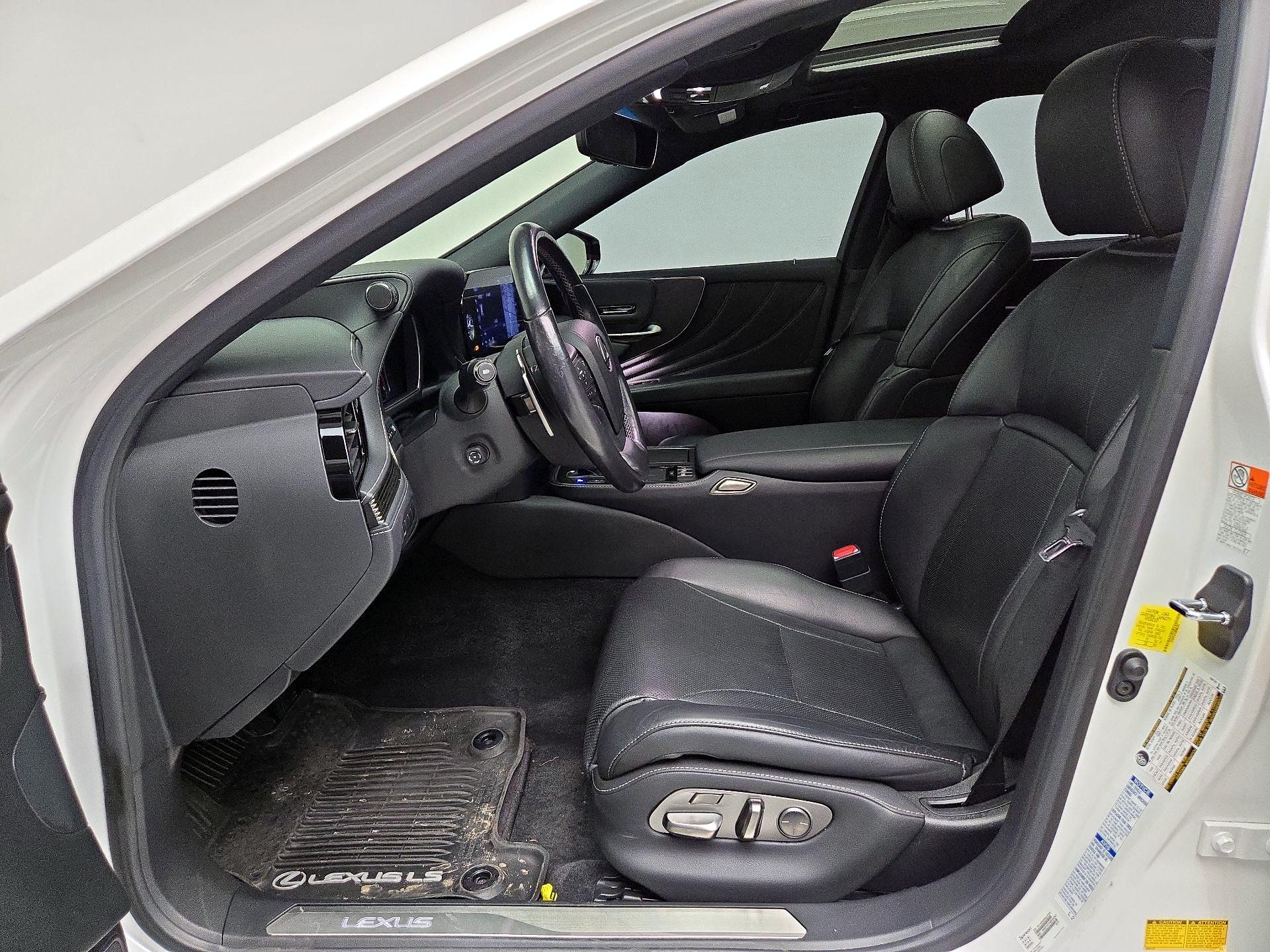 Thumbnail: 2021 Lexus LS - 11