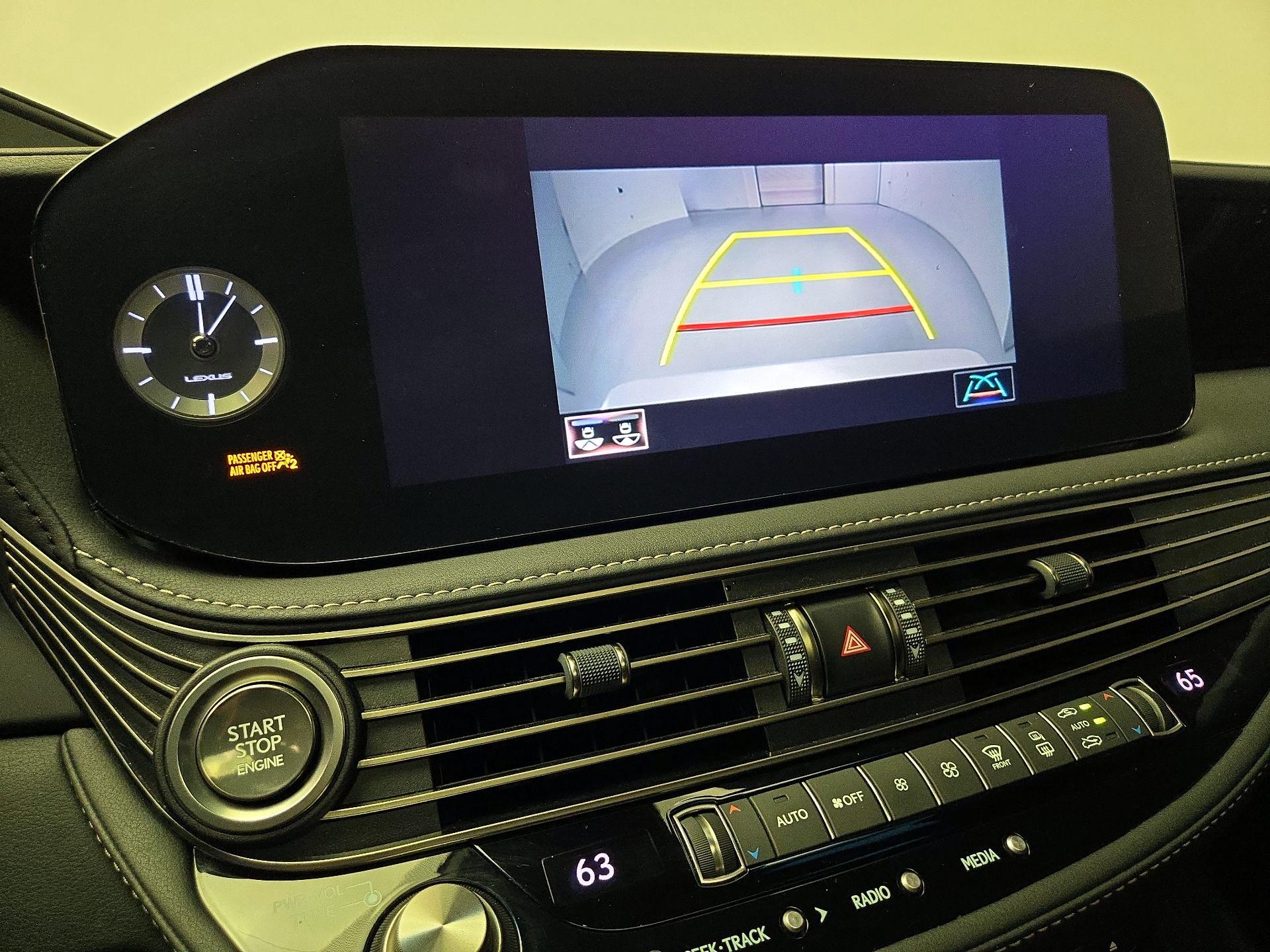 Thumbnail: 2021 Lexus LS - 15