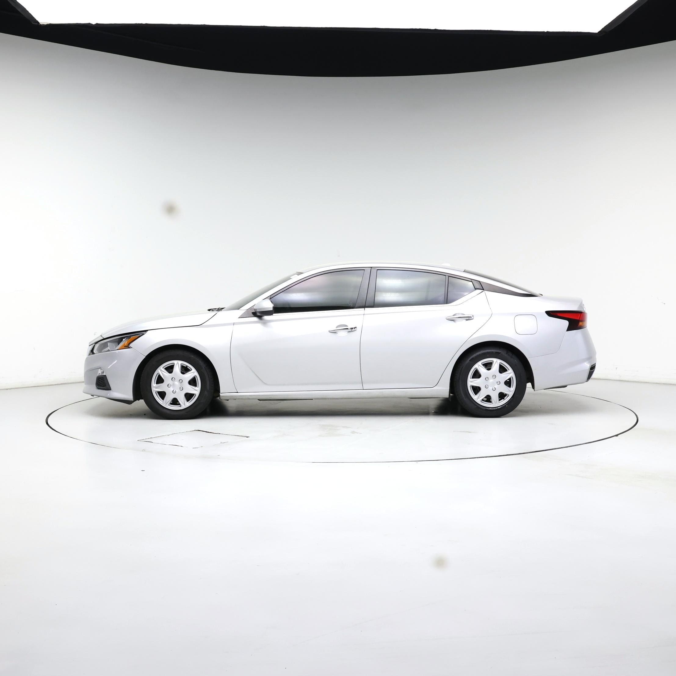 Thumbnail: 2020 Nissan Altima - 3