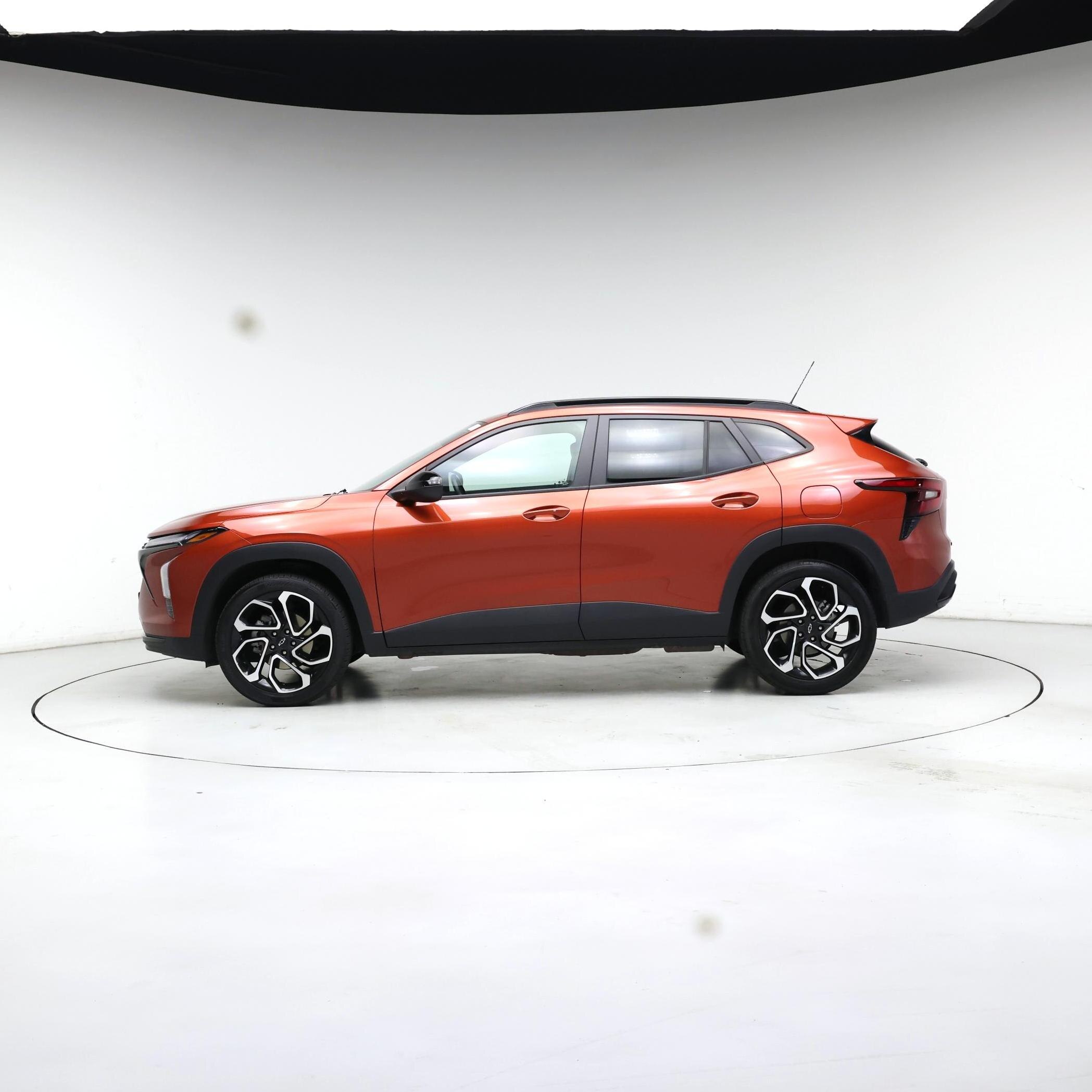 Thumbnail: 2024 Chevrolet Trax - 3