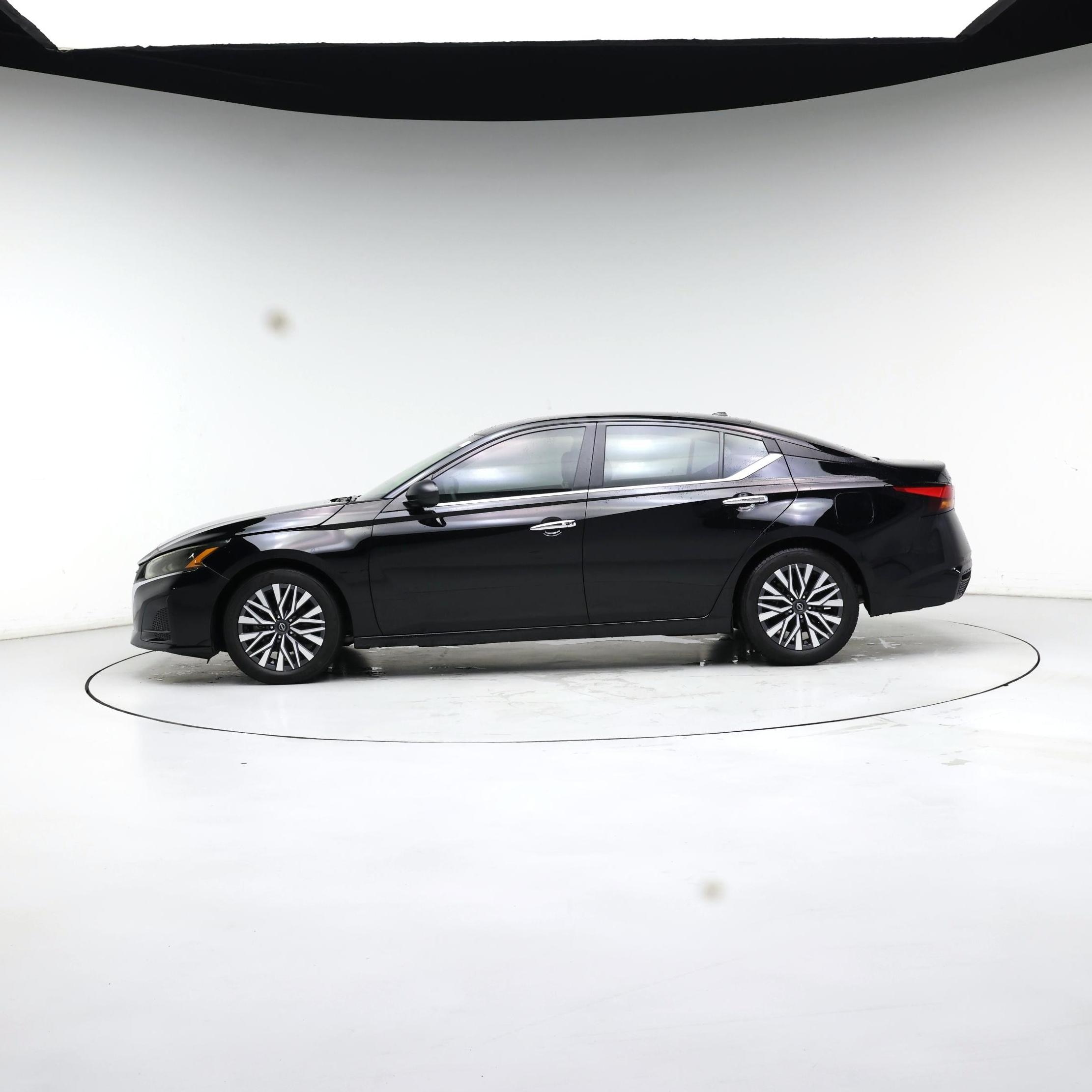 Thumbnail: 2024 Nissan Altima - 3