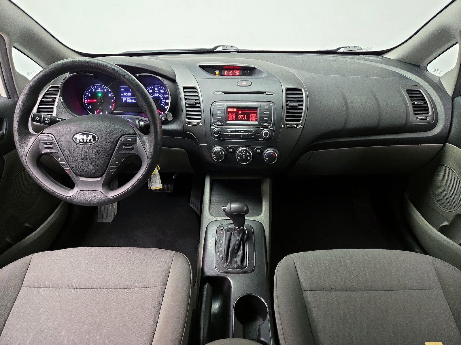 2015 Kia Forte LX - Photo 10