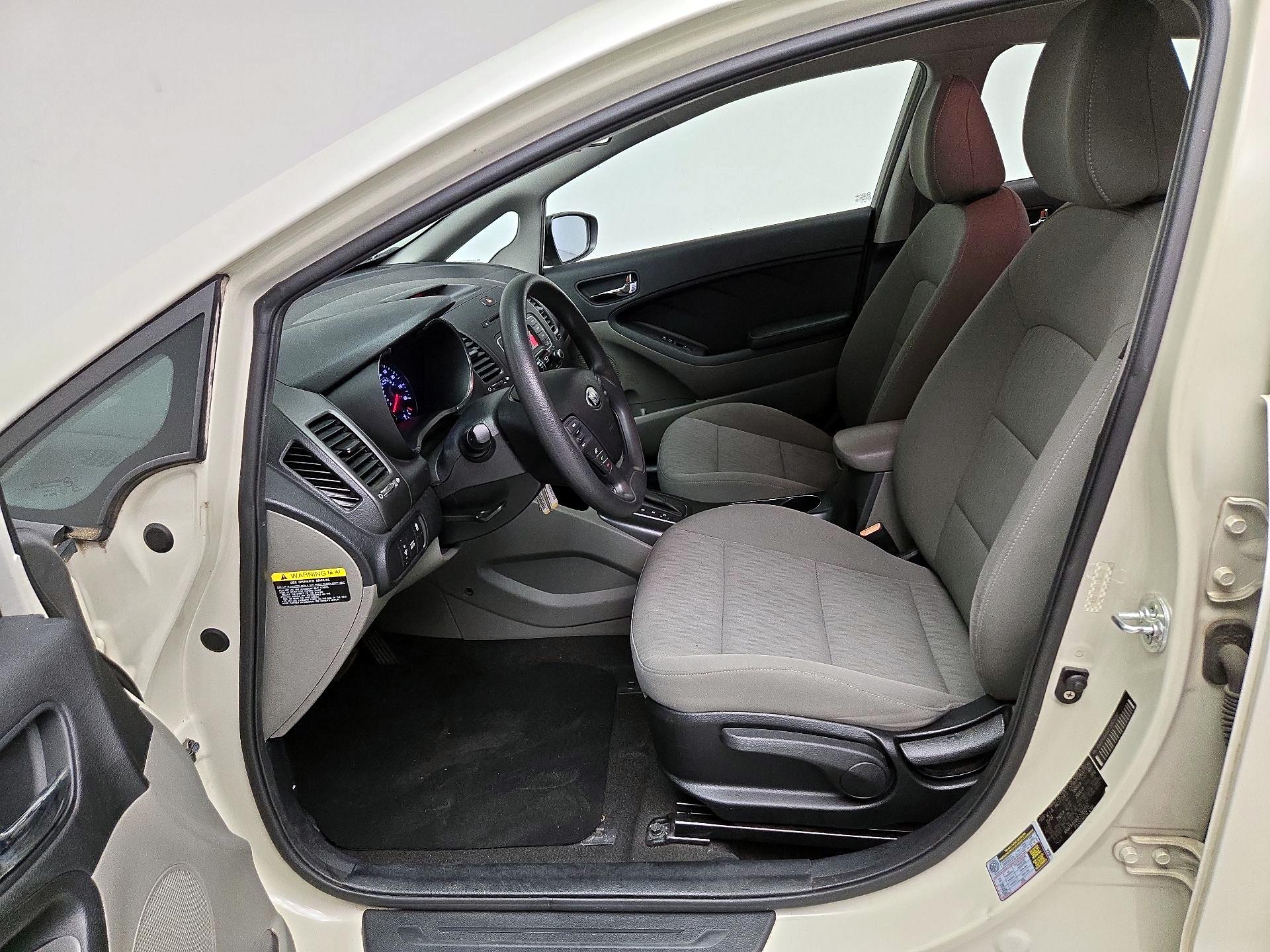 Thumbnail: 2015 Kia Forte - 11