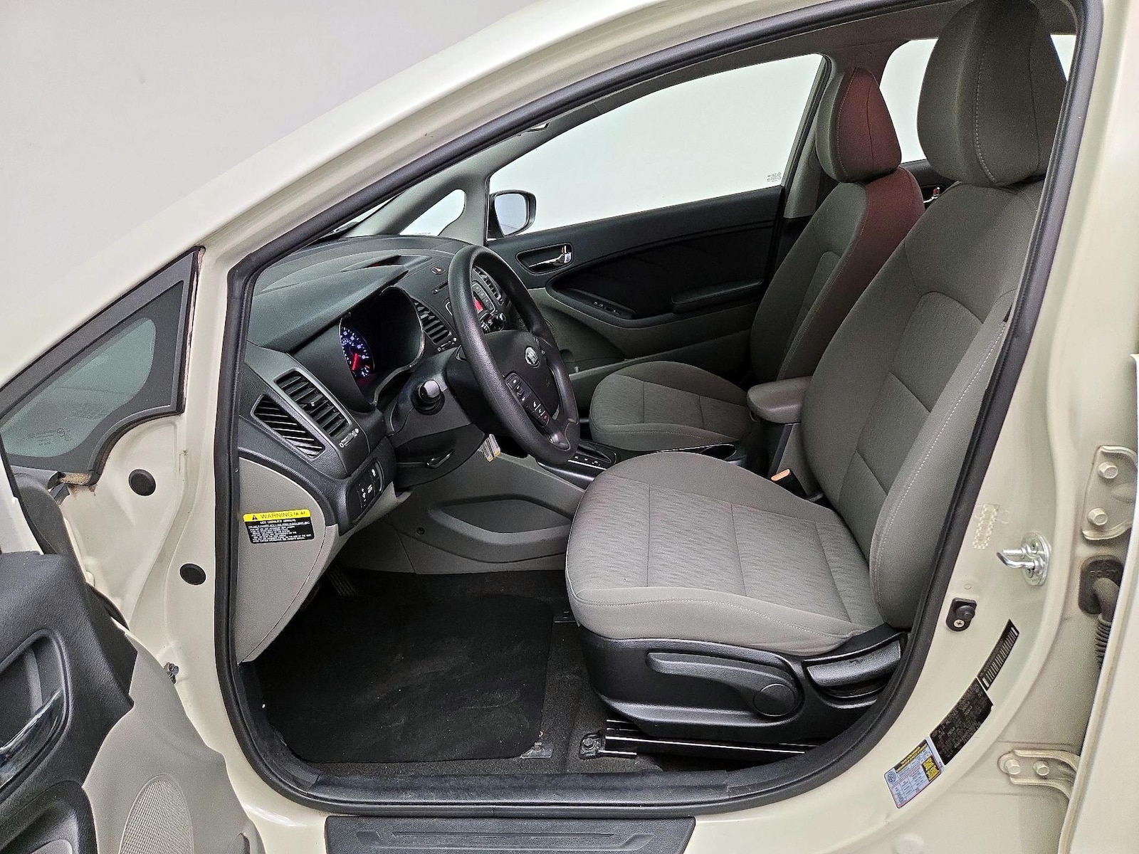 2015 Kia Forte LX - Photo 12
