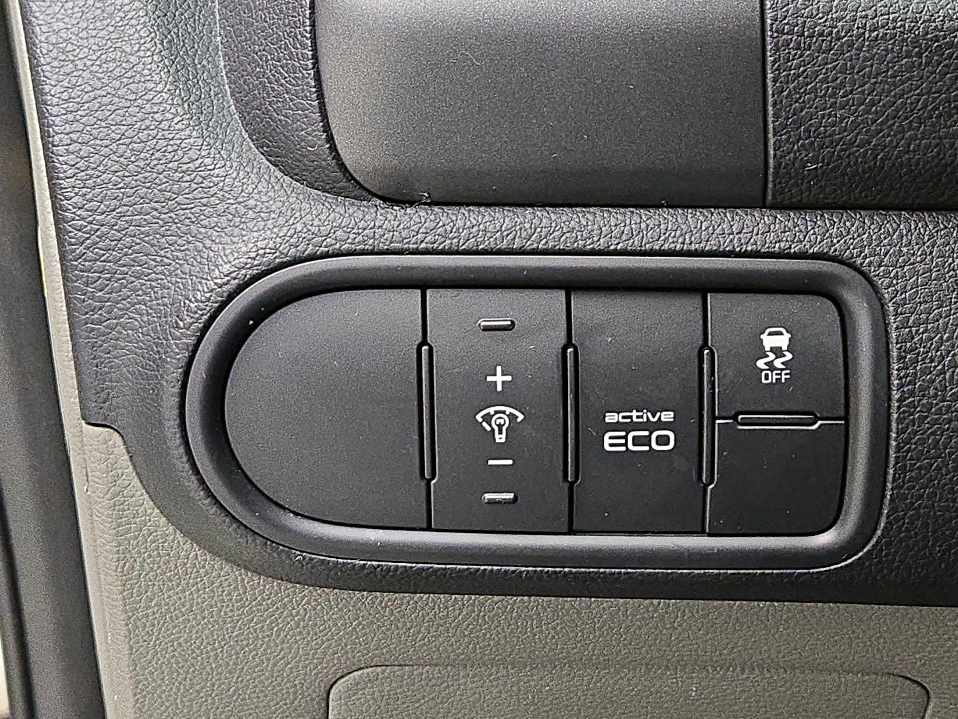 Thumbnail: 2015 Kia Forte - 13