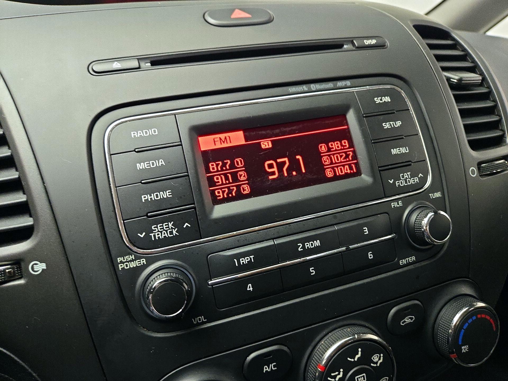 Thumbnail: 2015 Kia Forte - 14