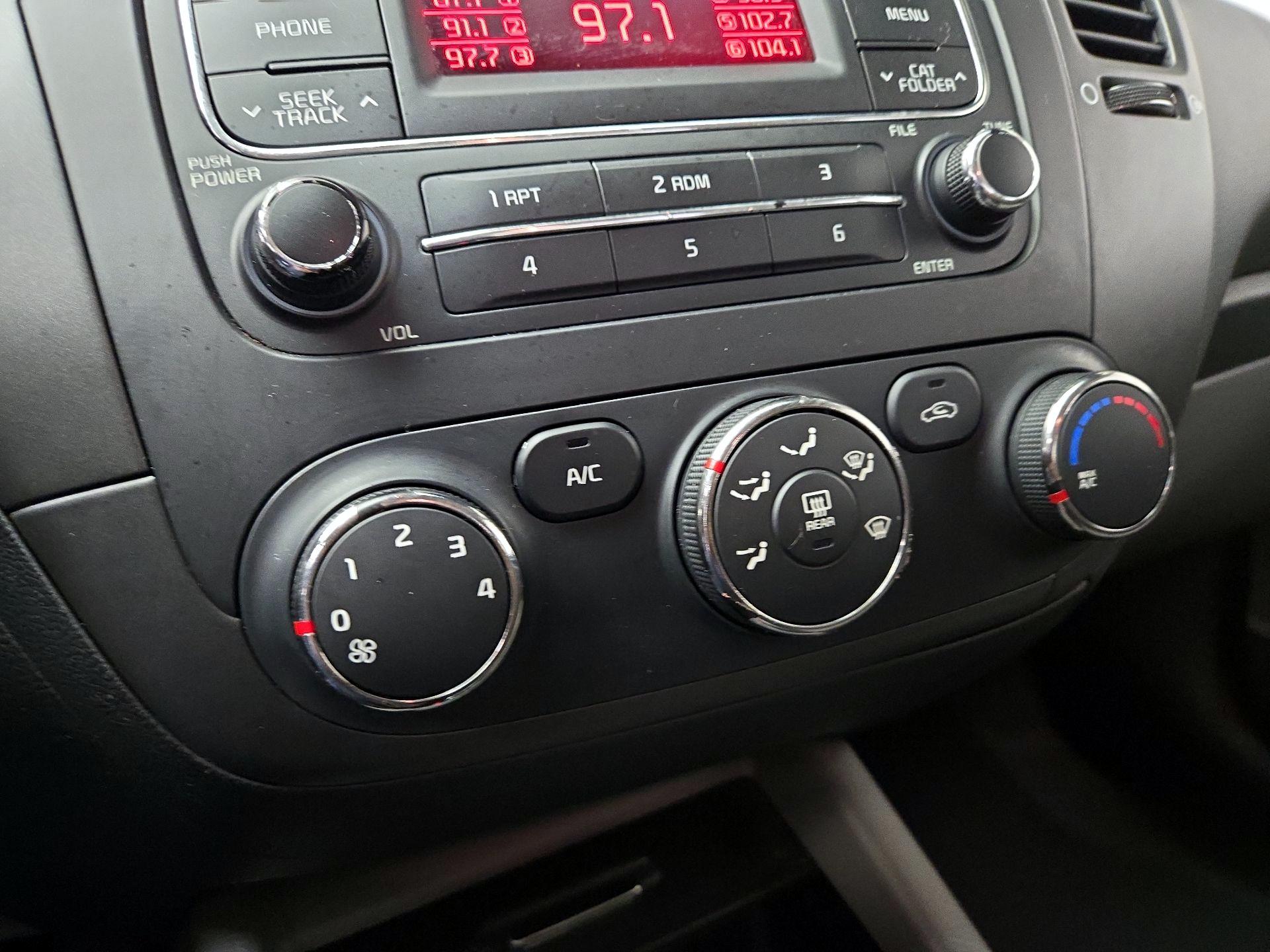 Thumbnail: 2015 Kia Forte - 15