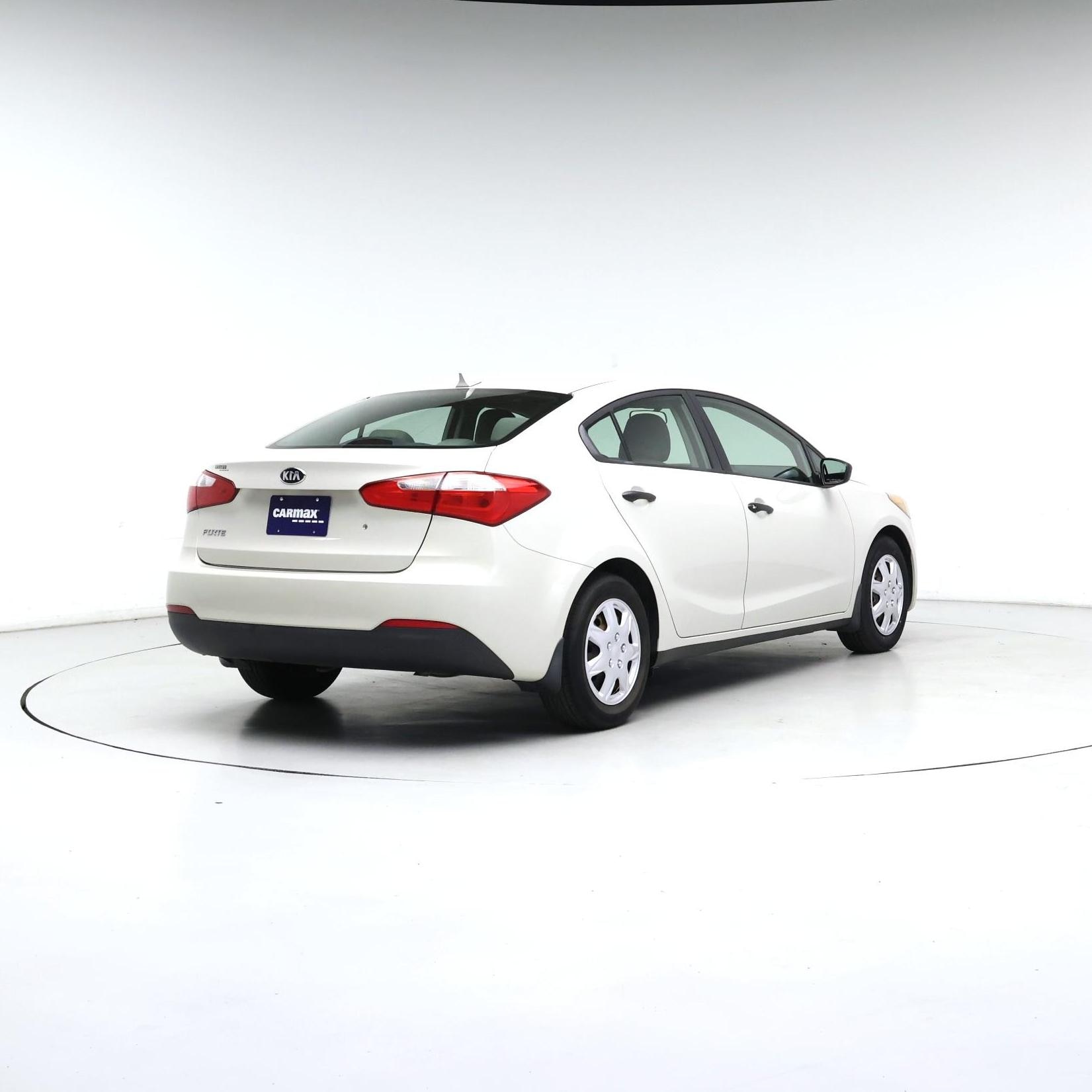 Thumbnail: 2015 Kia Forte - 8