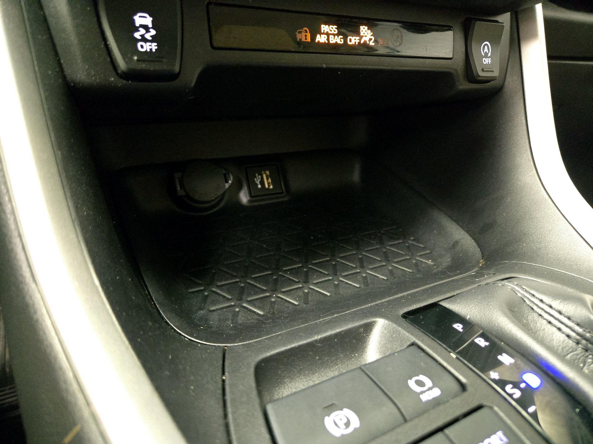 Thumbnail: 2024 Toyota RAV4 - 18