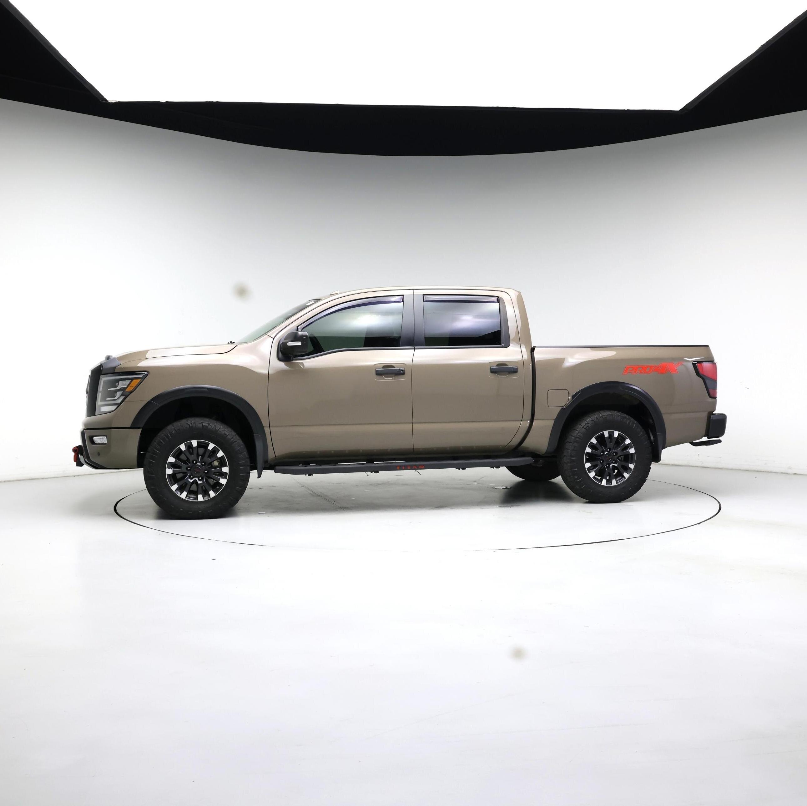 Thumbnail: 2020 Nissan Titan - 3