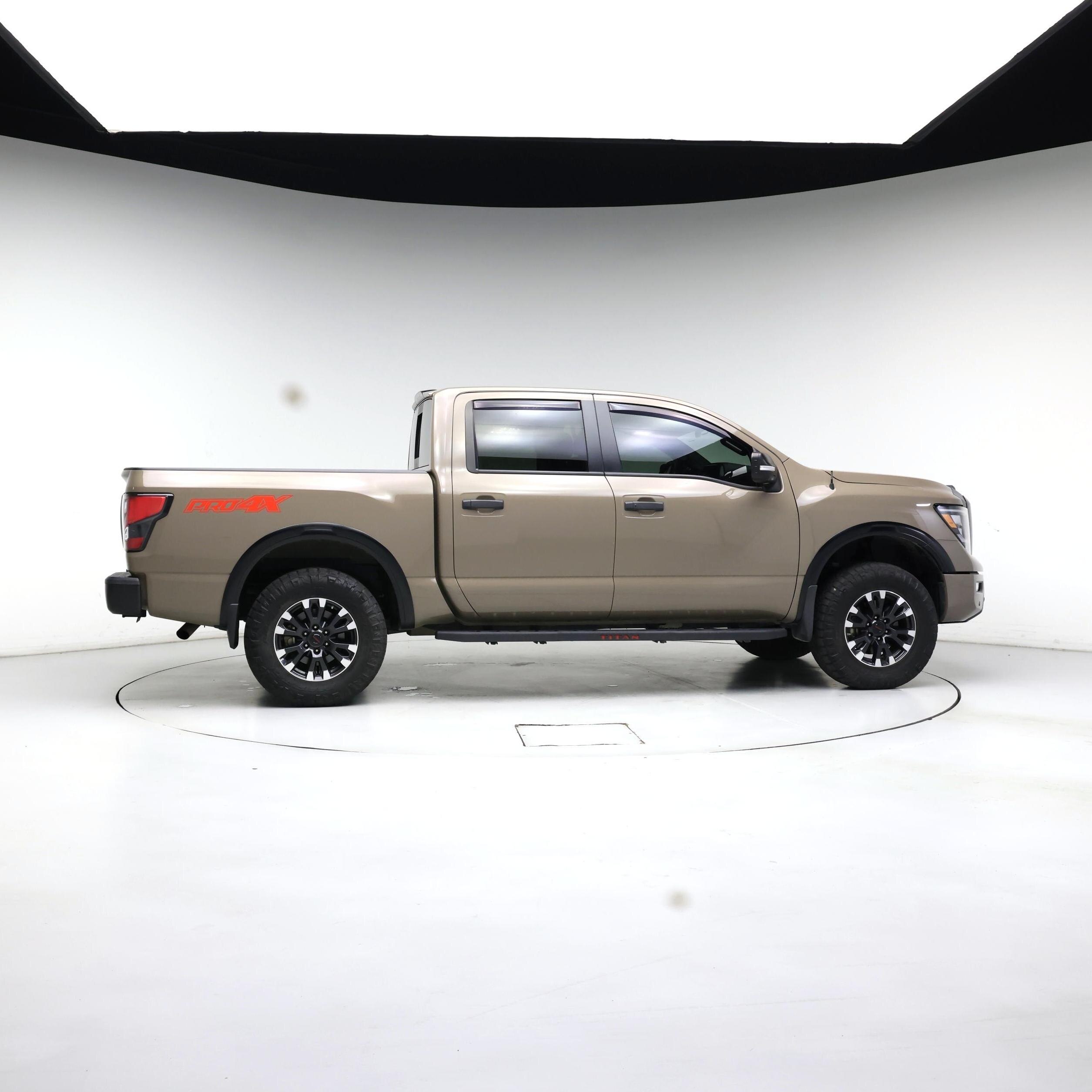 Thumbnail: 2020 Nissan Titan - 7