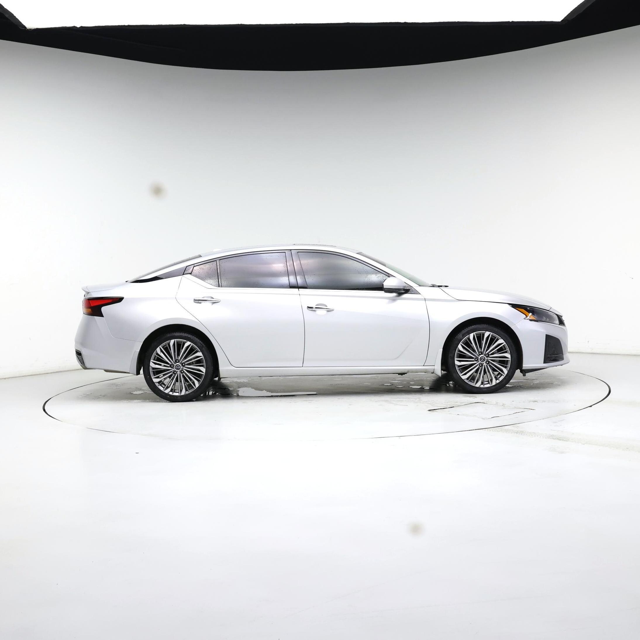 Thumbnail: 2023 Nissan Altima - 7