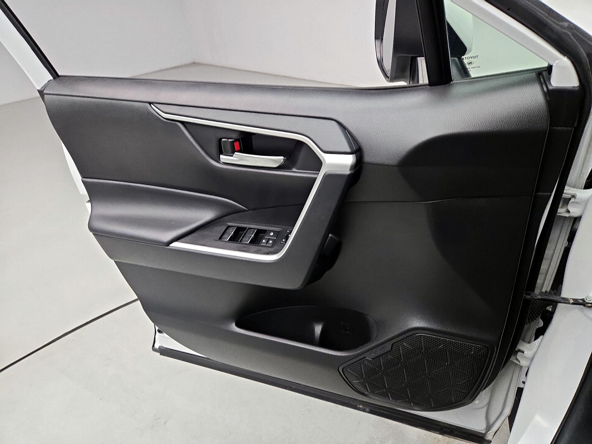 Thumbnail: 2024 Toyota RAV4 - 12