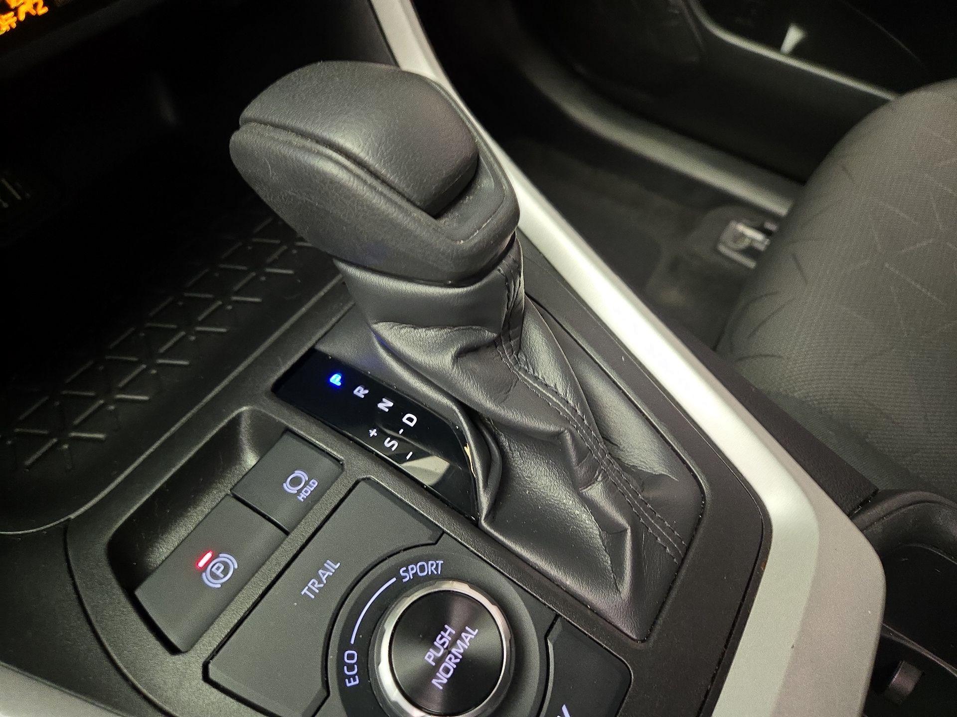 Thumbnail: 2024 Toyota RAV4 - 17