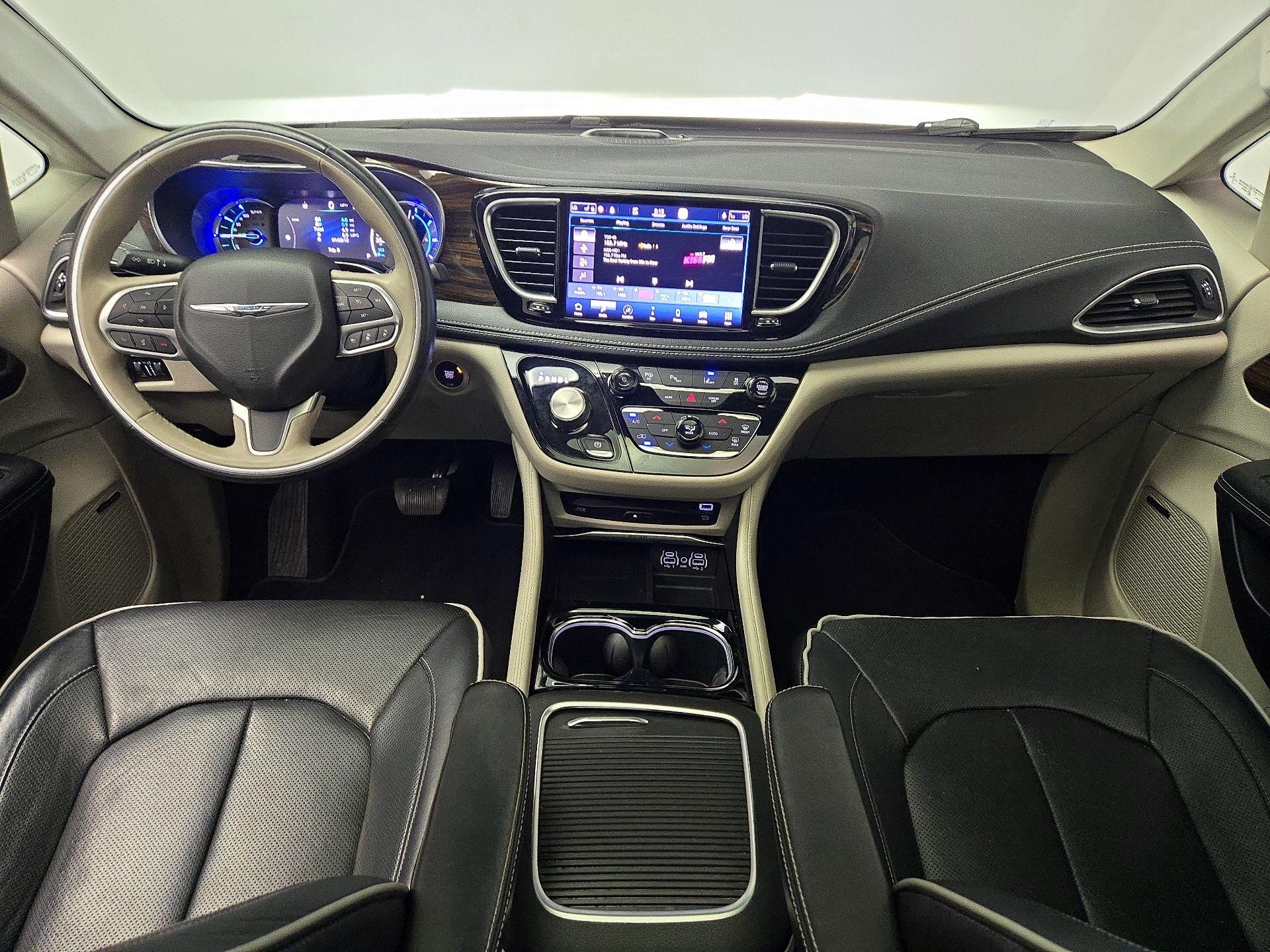 Thumbnail: 2021 Chrysler Pacifica - 9