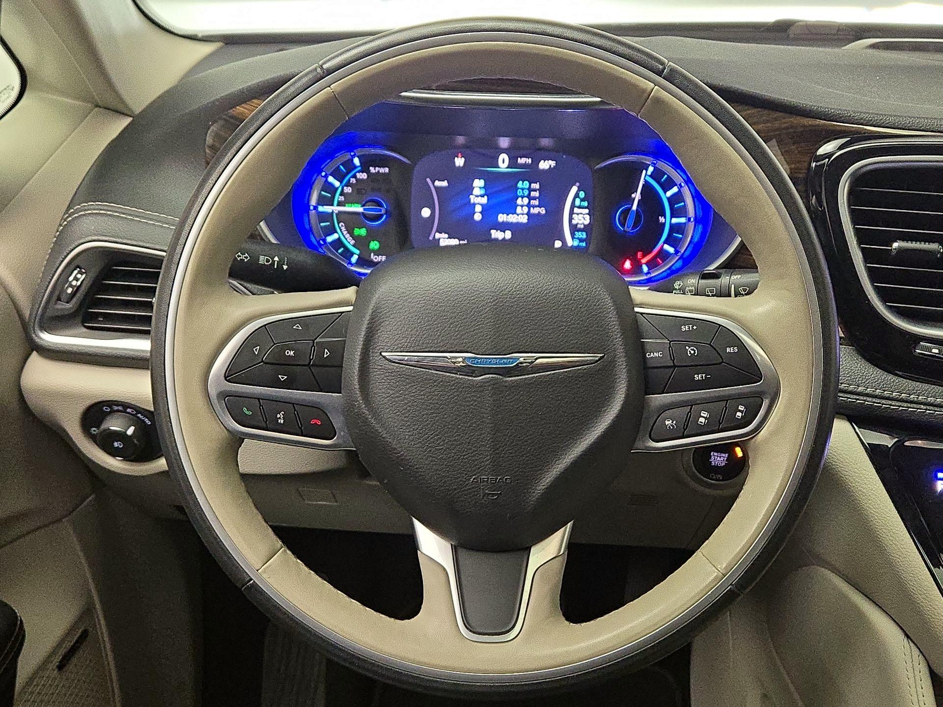 Thumbnail: 2021 Chrysler Pacifica - 10