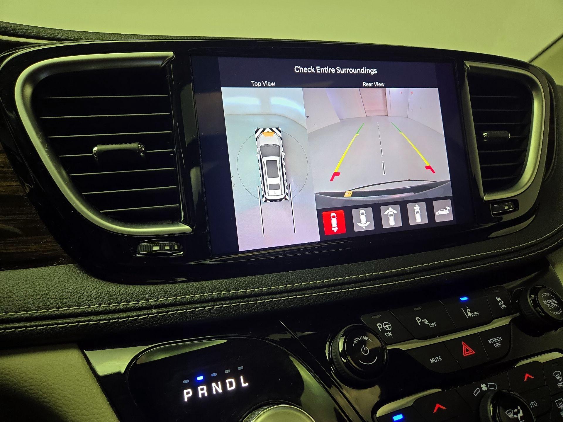 Thumbnail: 2021 Chrysler Pacifica - 15