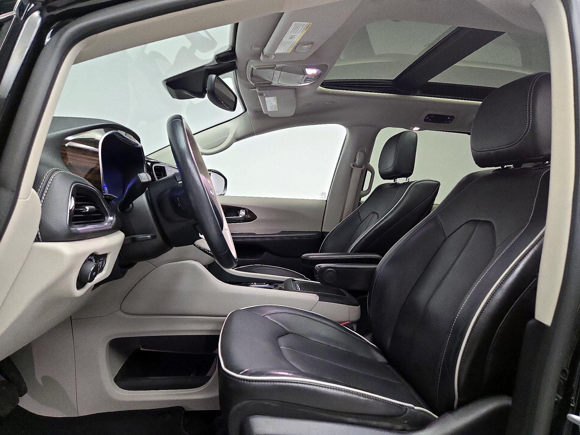 Thumbnail: 2021 Chrysler Pacifica - 20