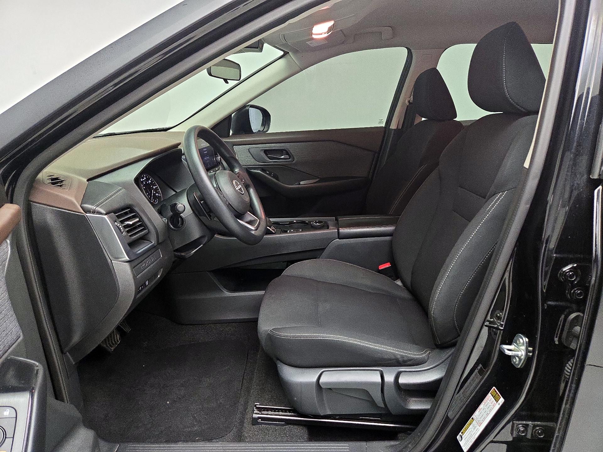 Thumbnail: 2023 Nissan Rogue - 11