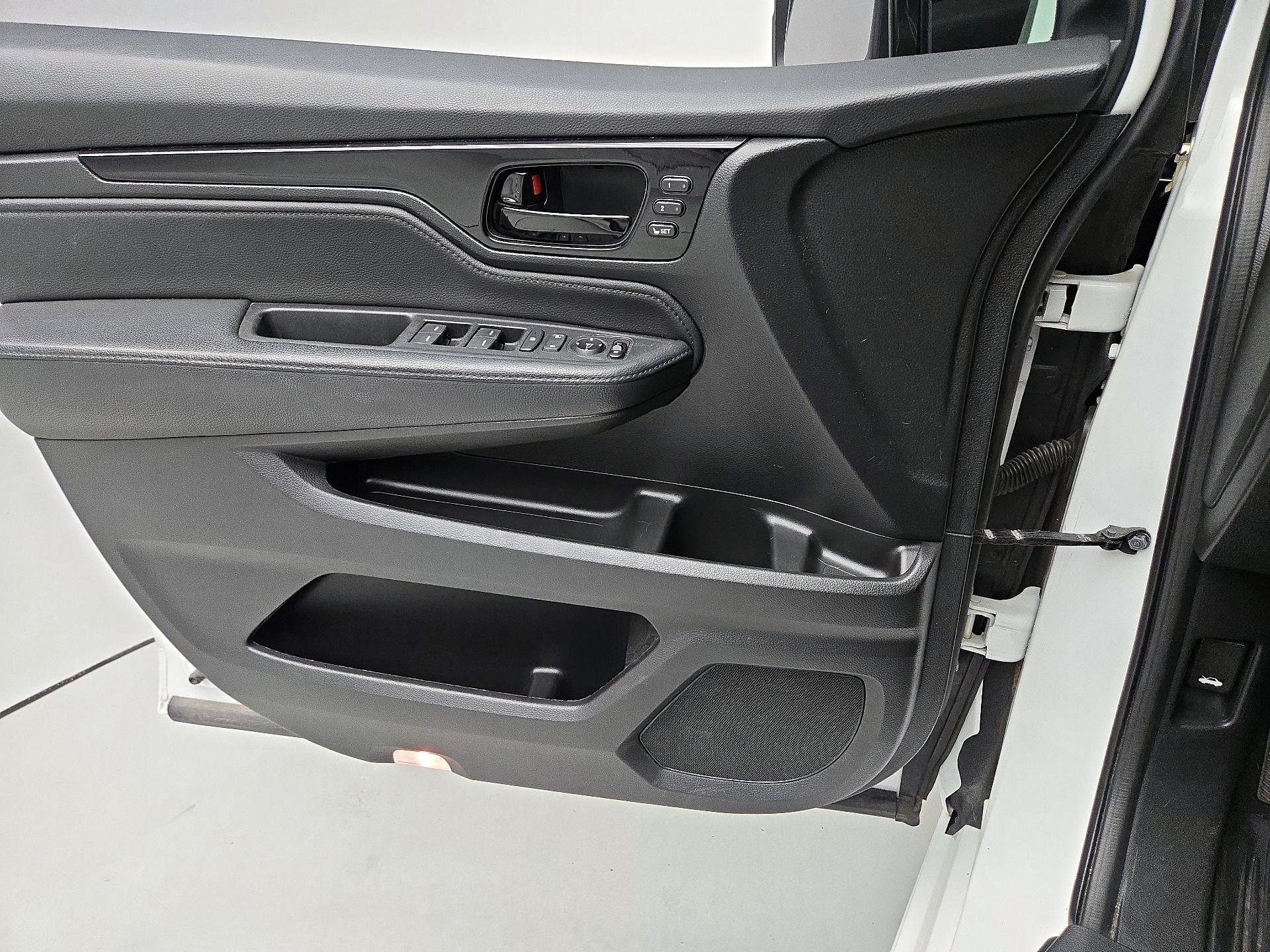 Thumbnail: 2021 Honda Odyssey - 12