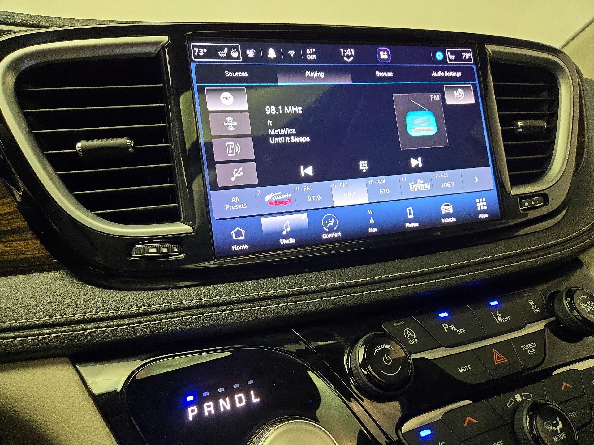 Thumbnail: 2023 Chrysler Pacifica - 16