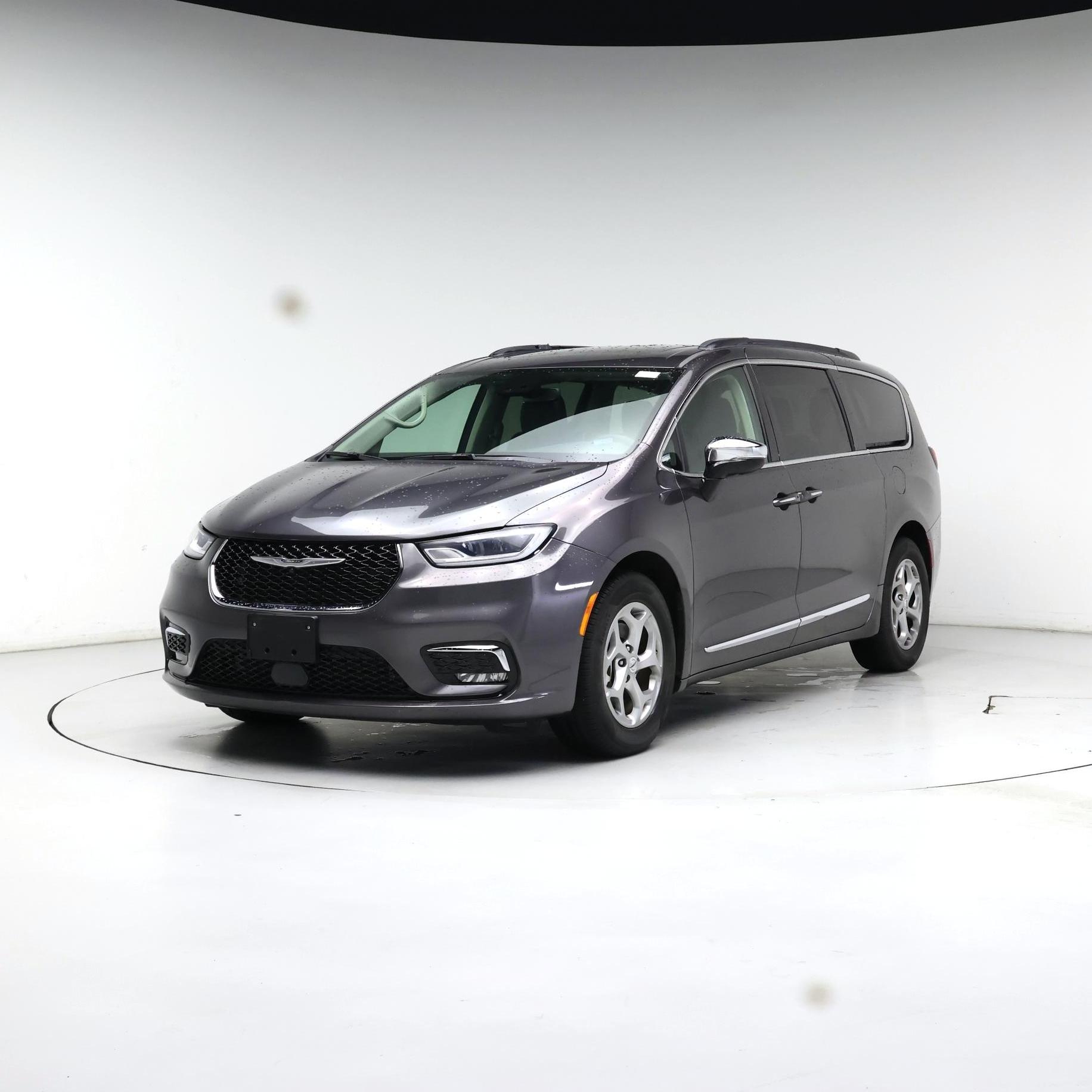 Thumbnail: 2023 Chrysler Pacifica - 4