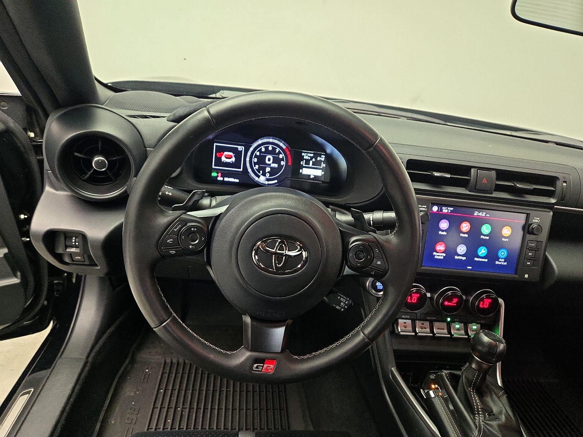 Thumbnail: 2023 Toyota GR86 - 10