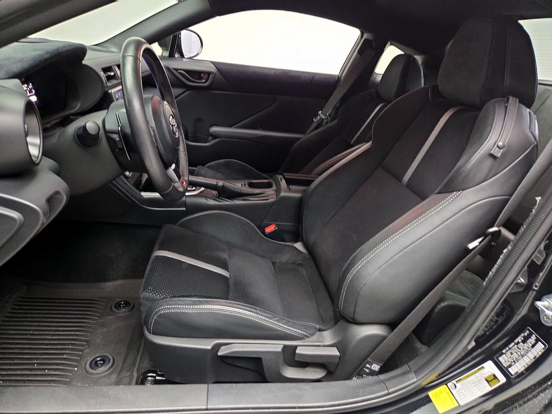 Thumbnail: 2023 Toyota GR86 - 11