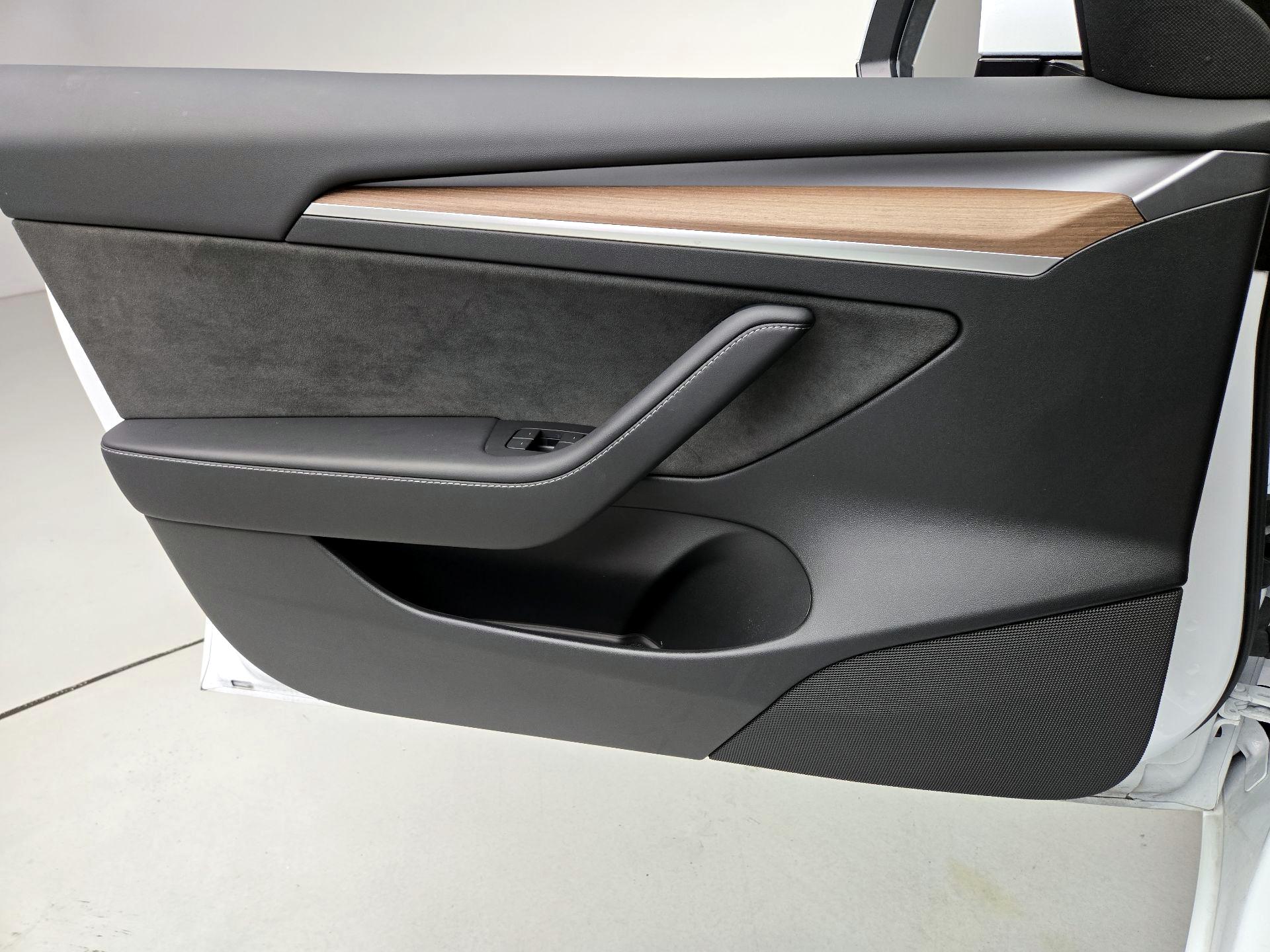 Thumbnail: 2023 Tesla Model 3 - 12