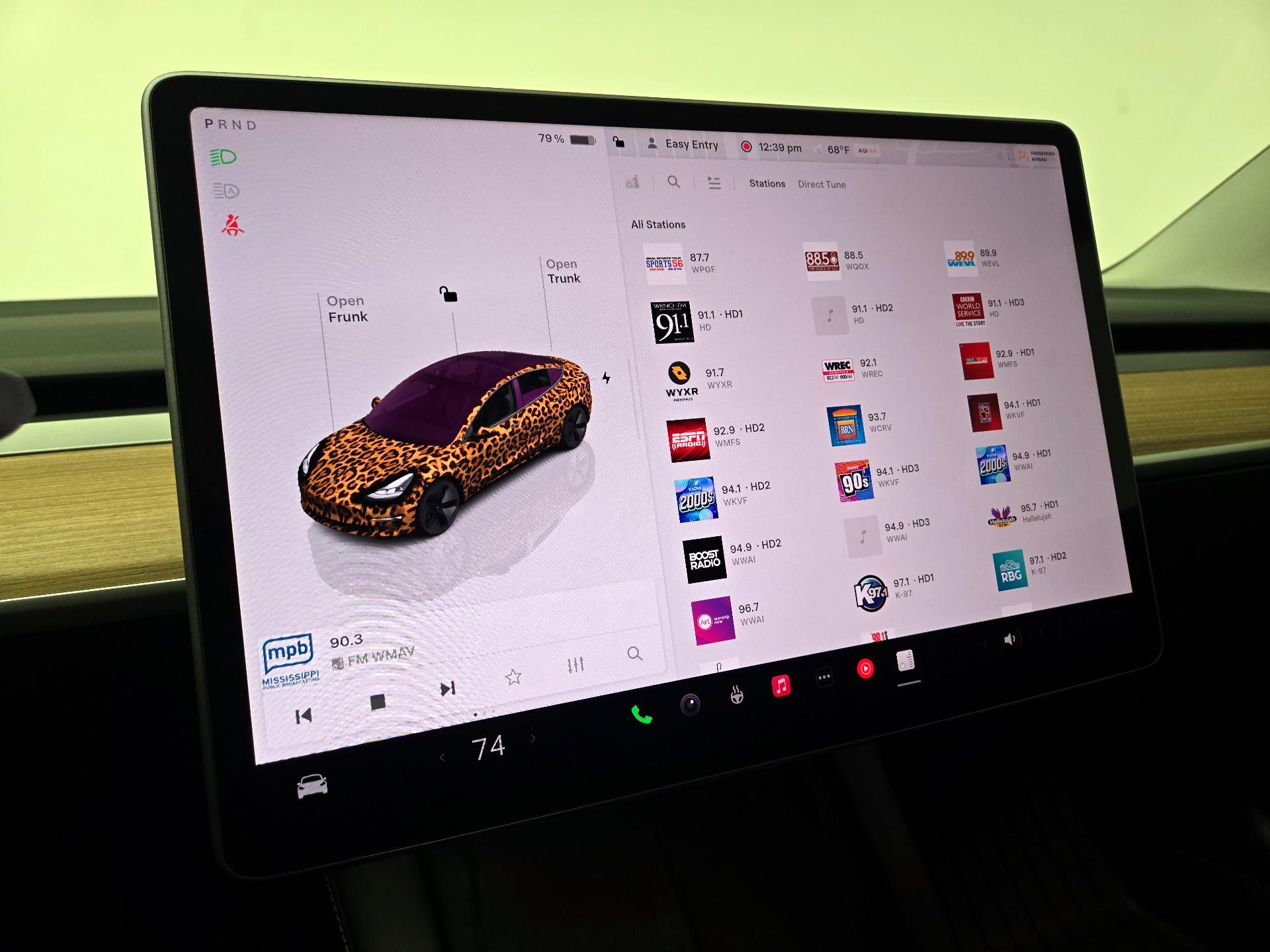 Thumbnail: 2023 Tesla Model 3 - 16