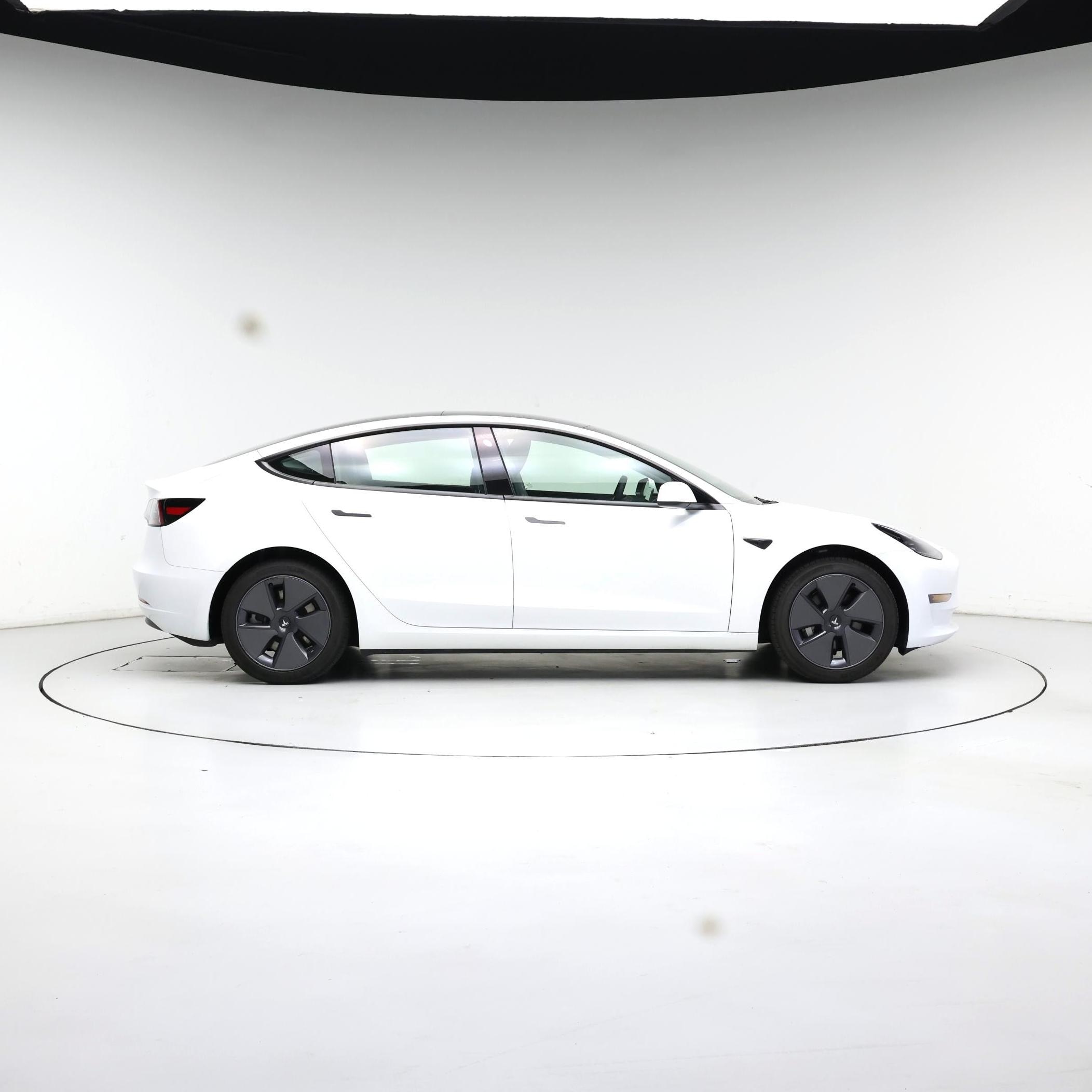 Thumbnail: 2023 Tesla Model 3 - 7