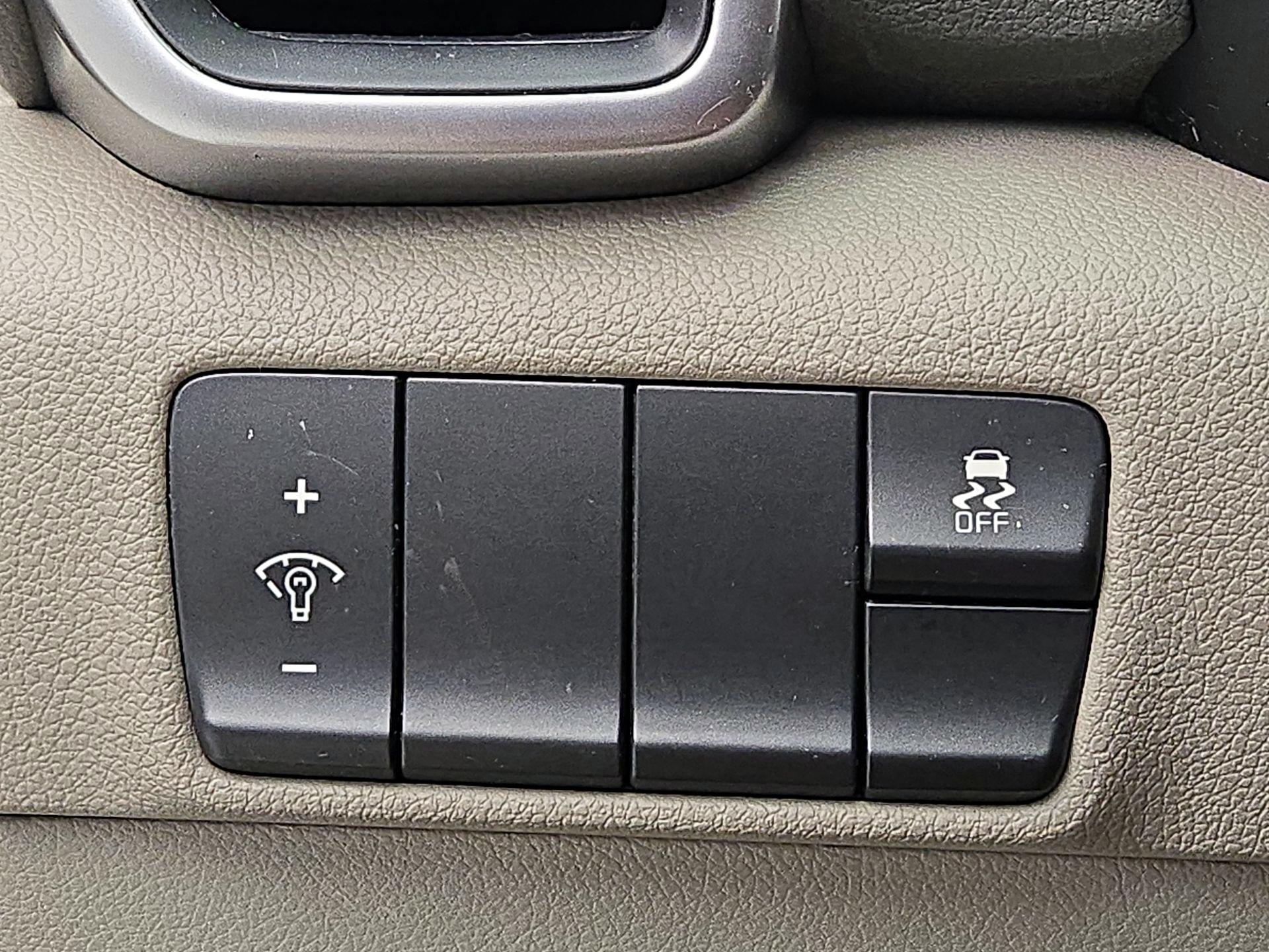 Thumbnail: 2017 Kia Sportage - 13