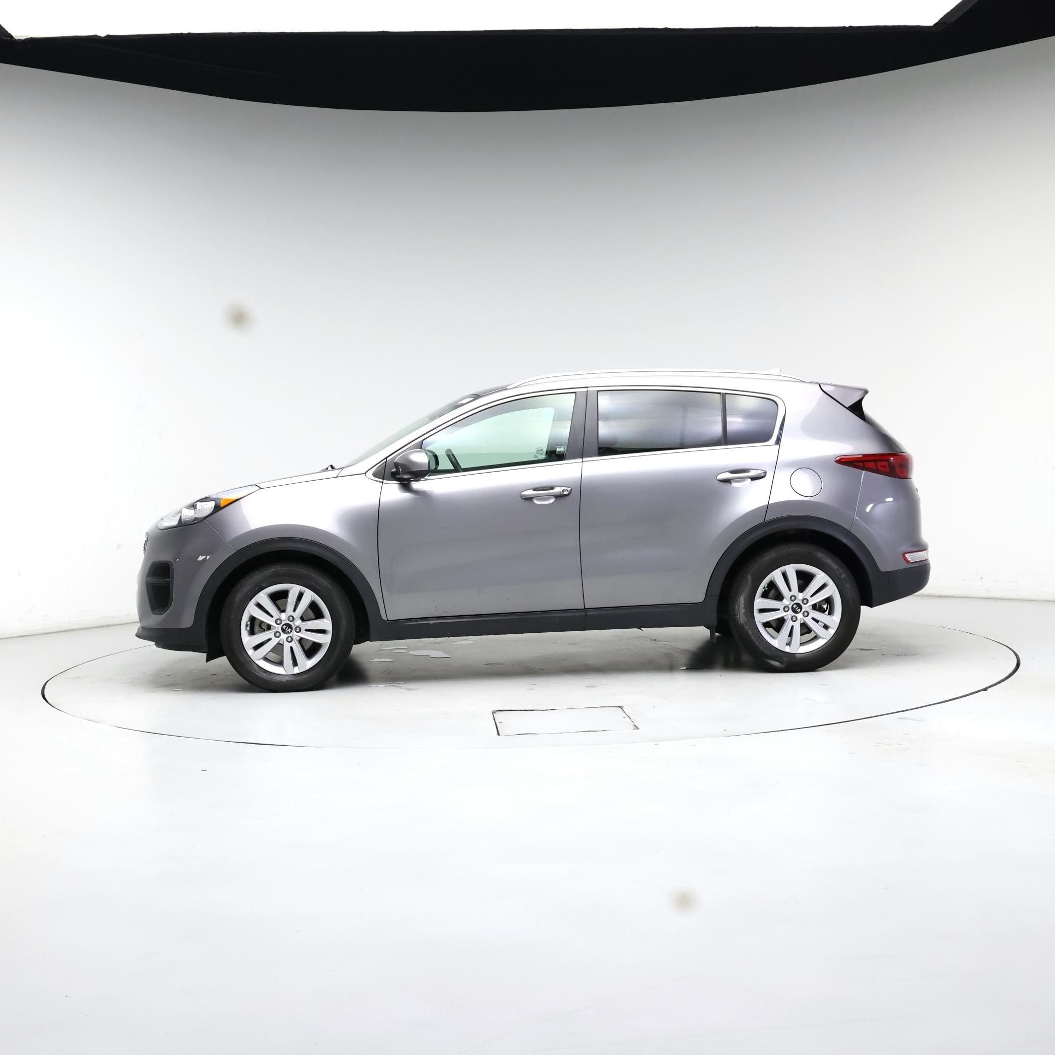 Thumbnail: 2017 Kia Sportage - 3