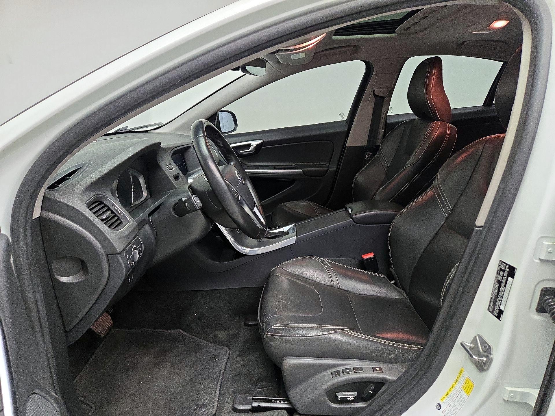 Thumbnail: 2017 Volvo S60 - 11