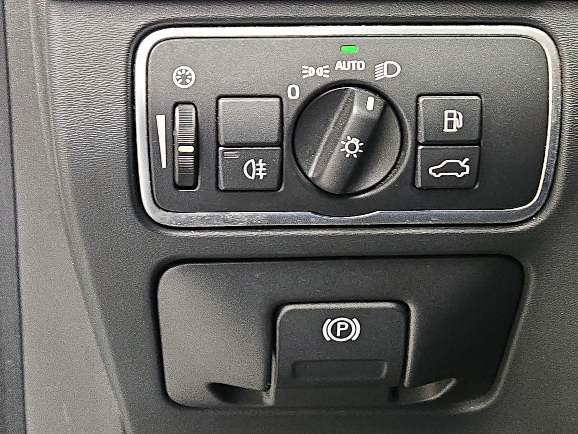 Thumbnail: 2017 Volvo S60 - 13