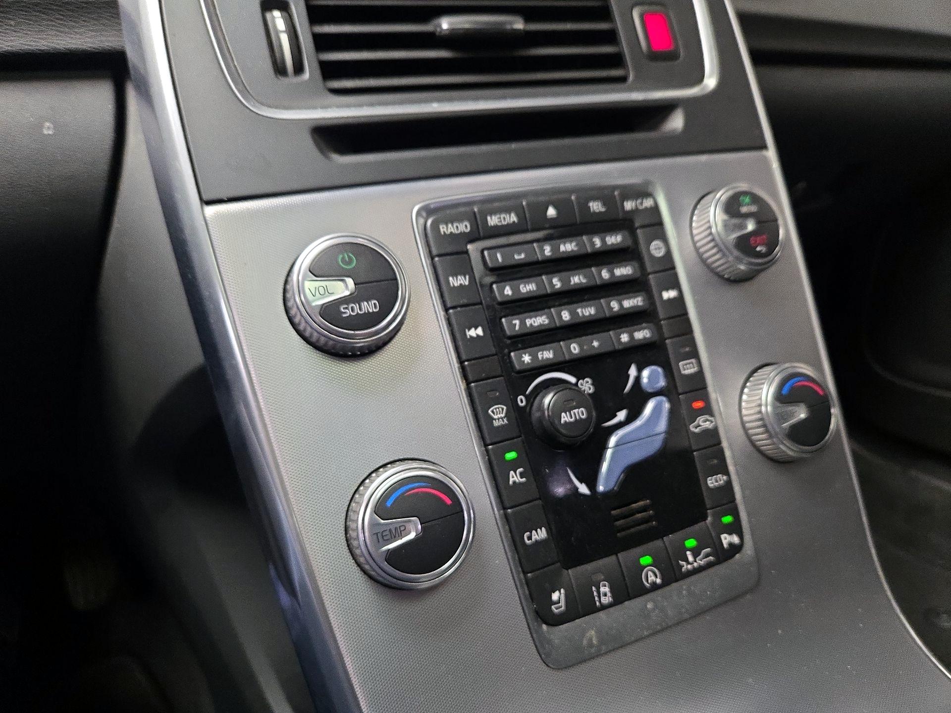 Thumbnail: 2017 Volvo S60 - 16